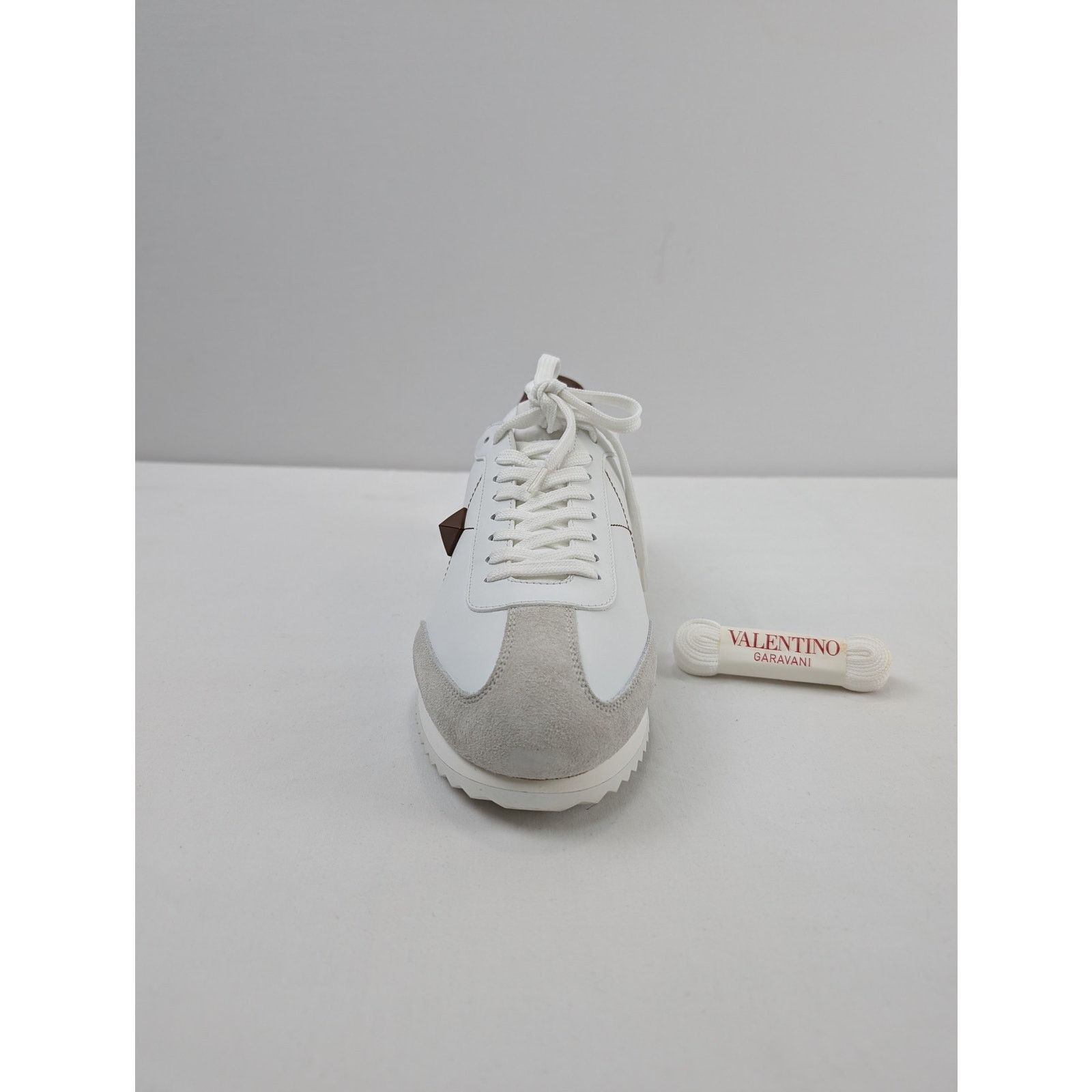 Valentino o1rshd1 Stud-around Sneakers in Leather in White Size US 11 / EU 44 - 12 Thumbnail