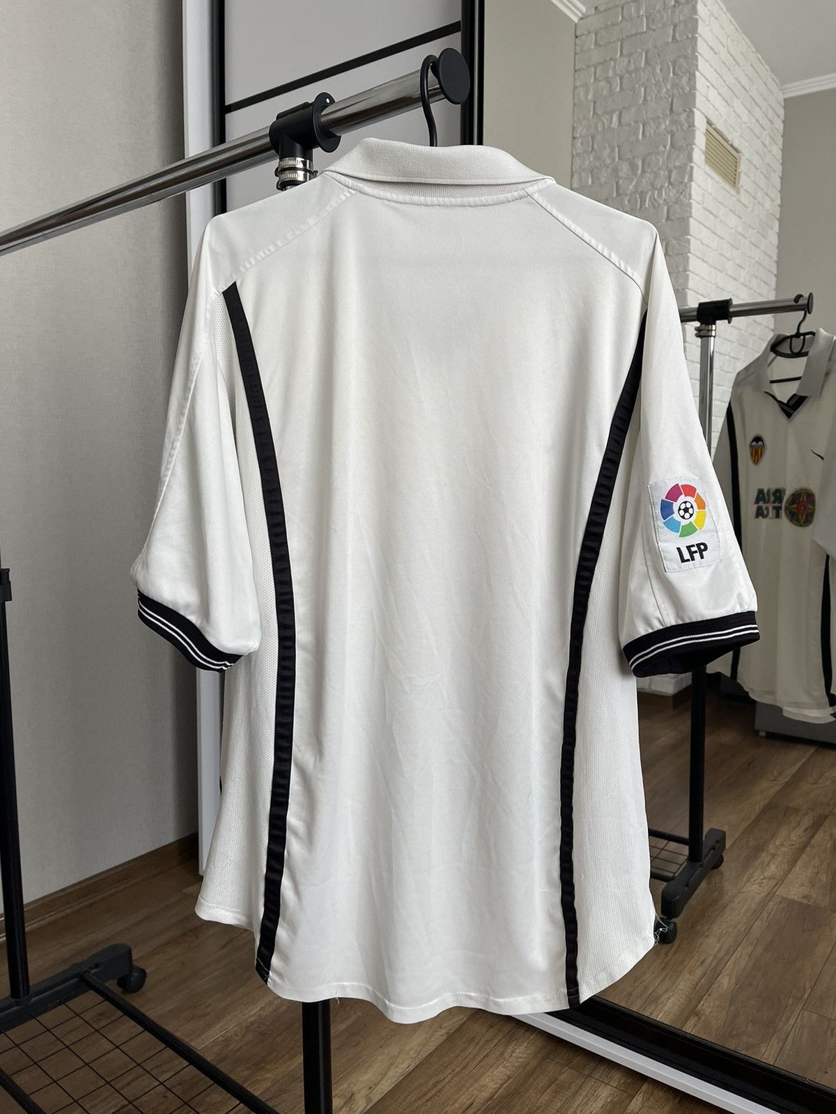 Nike 2000/2001 Nike Valencia Vintage Soccer Jersey T-Shirt Tee Size US L / EU 52-54 / 3 - 4 Thumbnail
