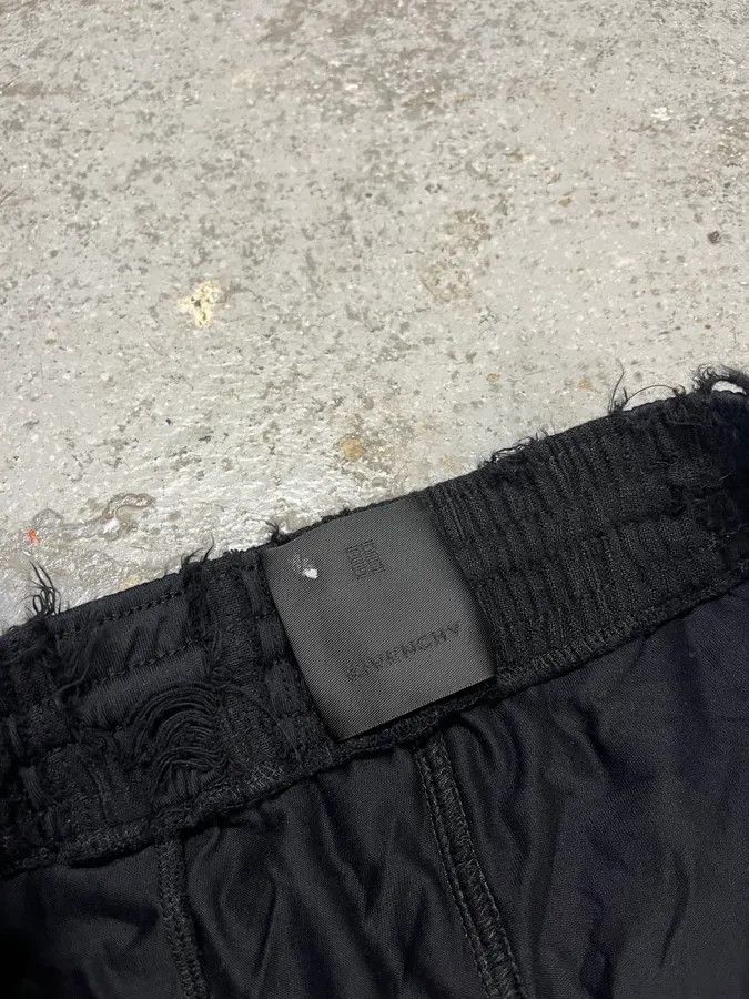 Givenchy × Vintage Givenchy Destroyed Black Relaxed Pants Size US 32 / EU 48 - 9 Thumbnail
