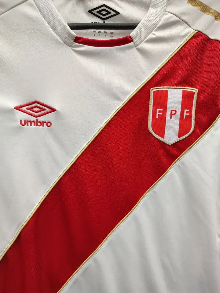 Umbro PERU 2018 UMBRO HOME FOOTBALL Kit SHIRT SOCCER JERSEY Size US S / EU 44-46 / 1 - 7 Thumbnail