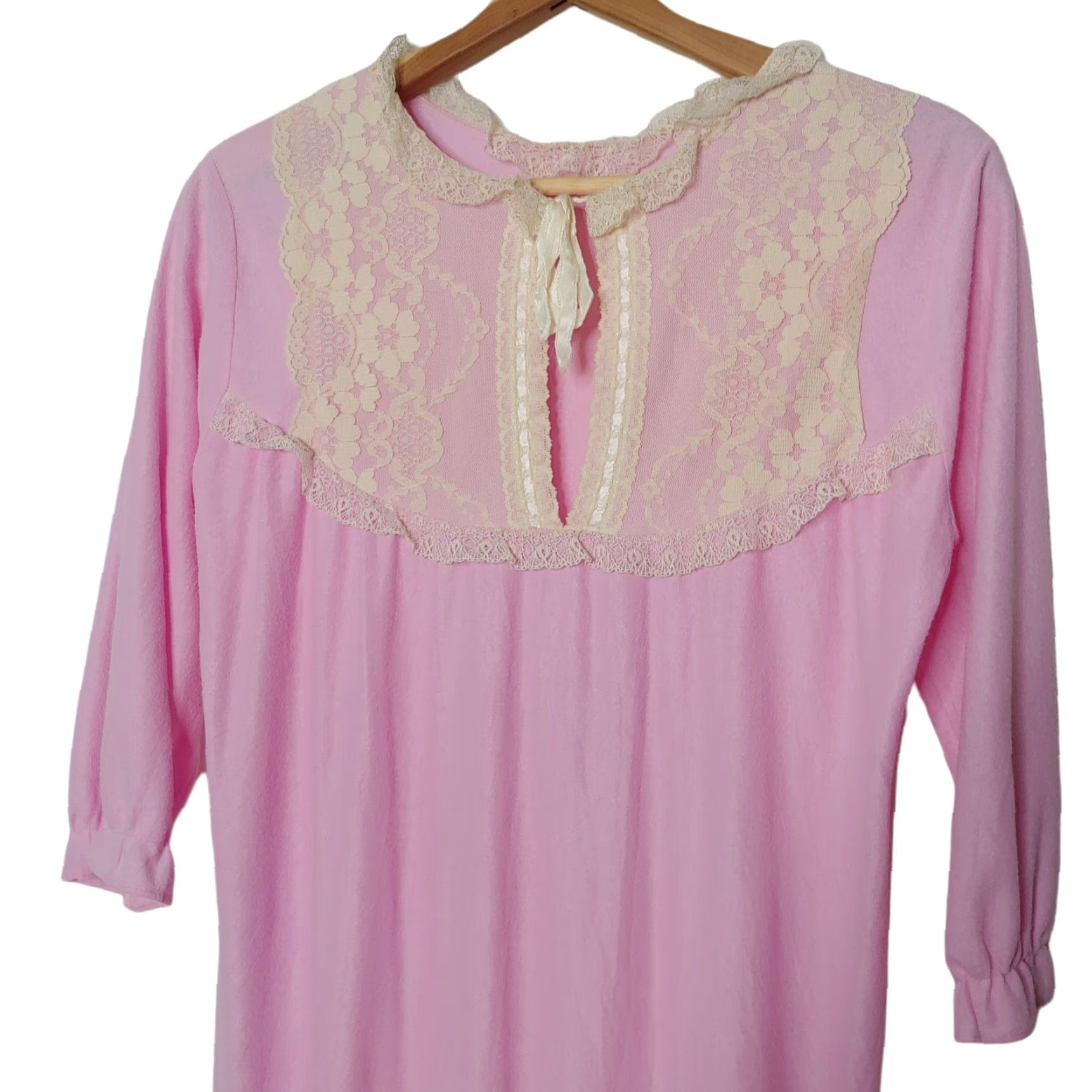 Pinko VINTAGE Womens Medium Nightgown 3/4 Sleeve Pink White Lace Ribbon Acetate Granny Nightgown Womens S/M White Nightgown Size ONE SIZE - 4 Thumbnail