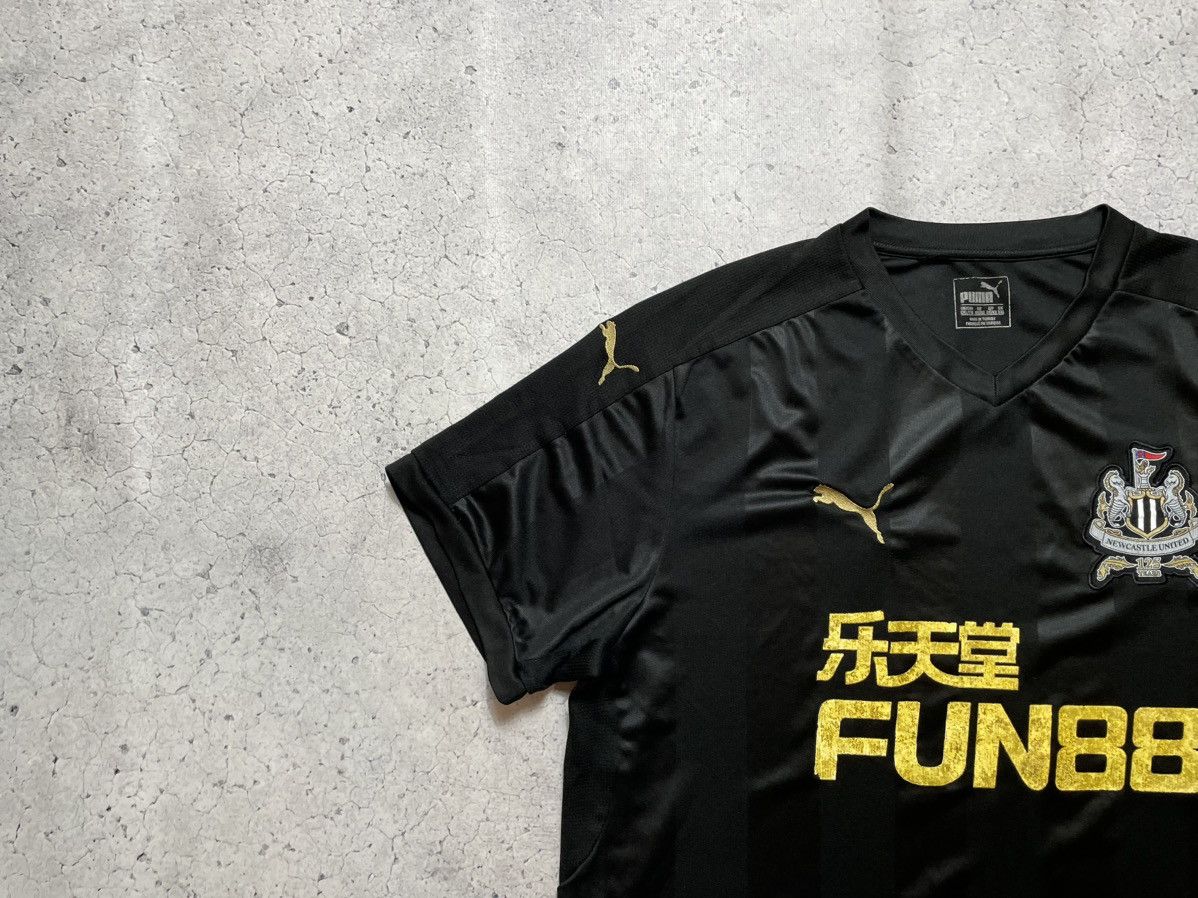 Puma Vintage Puma FC Newcastle Blokecore Y2K Soccer Jersey Size US XXL / EU 58 / 5 - 5 Thumbnail