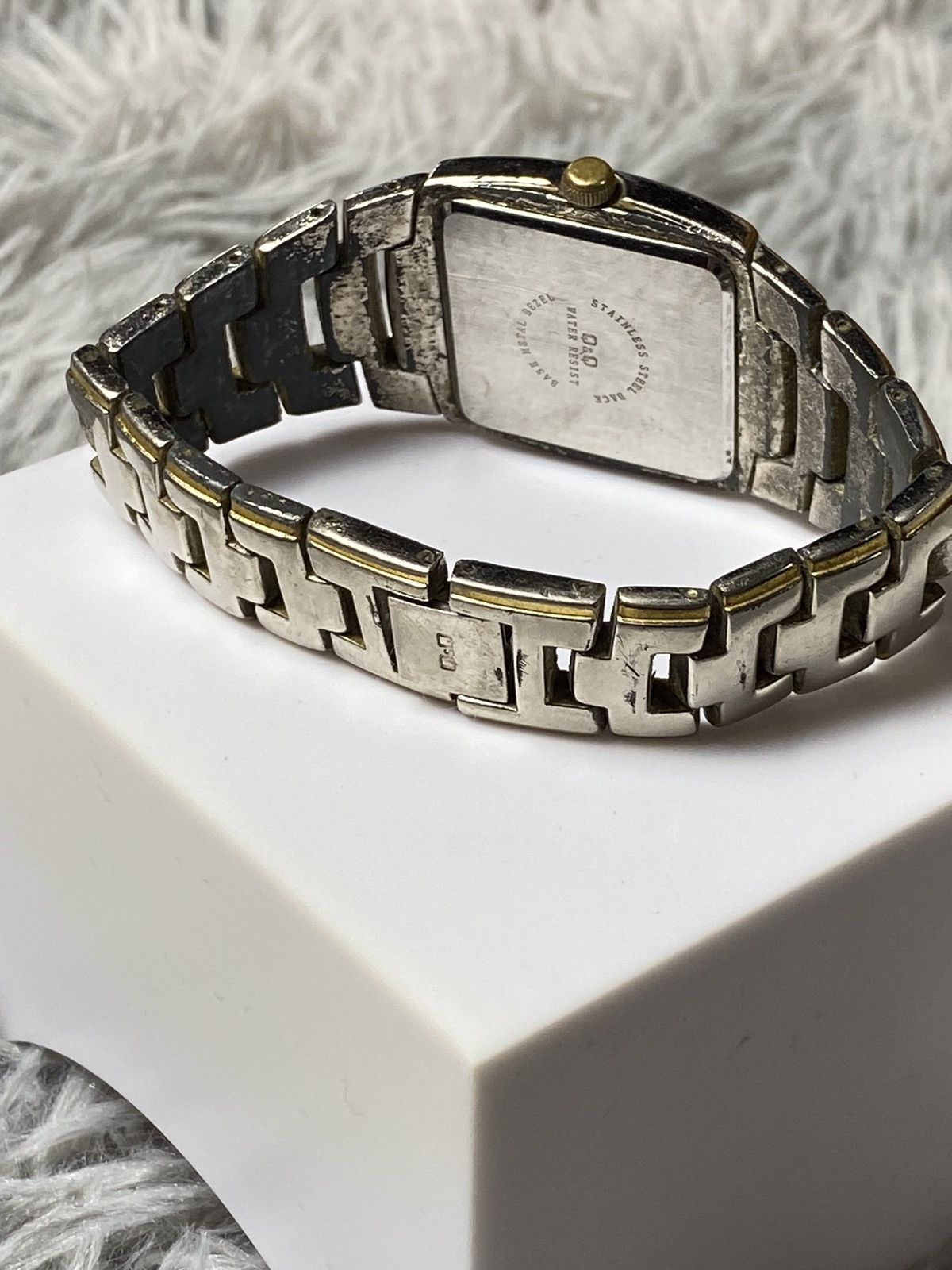 Japanese Brand Q&Q Retro Quartz Watch - Classic Japanese Brand Size ONE SIZE - 4 Thumbnail