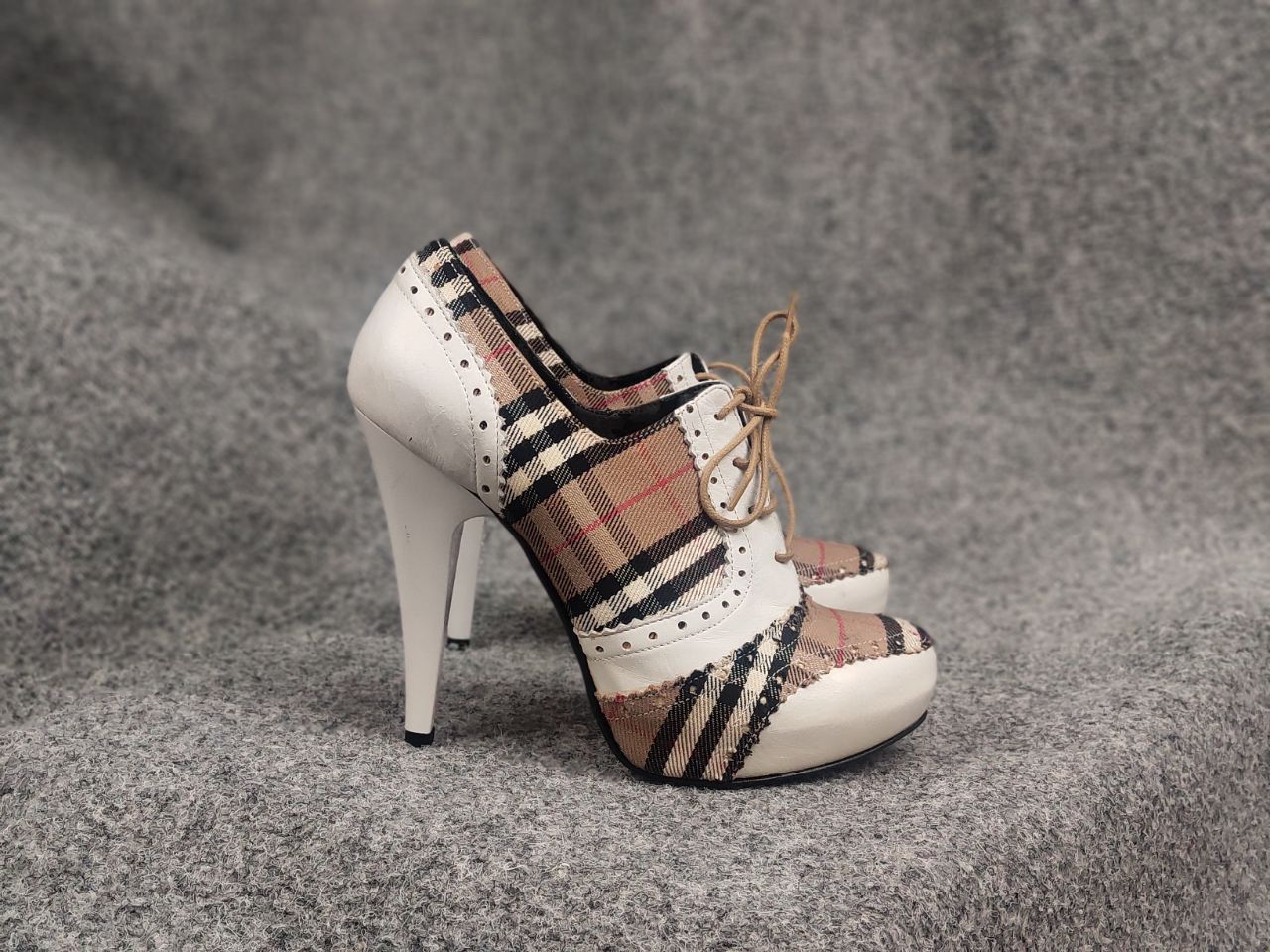 Burberry Vintage Burberry London Nova Check Leather Heels Shoes Y2K Size US 7 / IT 37 - 1 Thumbnail