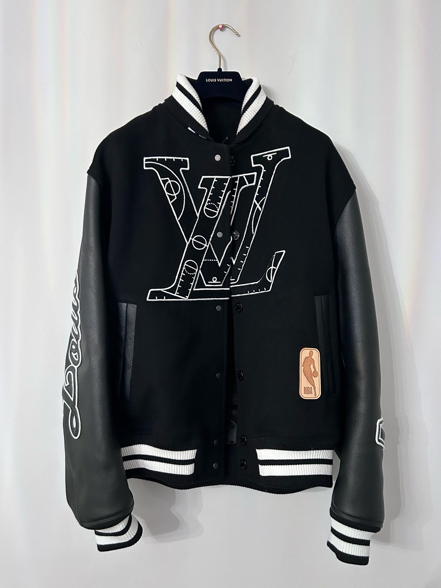 Louis Vuitton × Virgil Abloh Louie Vuitton Virgil Abloh NBA jacket Size US L / EU 52-54 / 3 - 1 Thumbnail