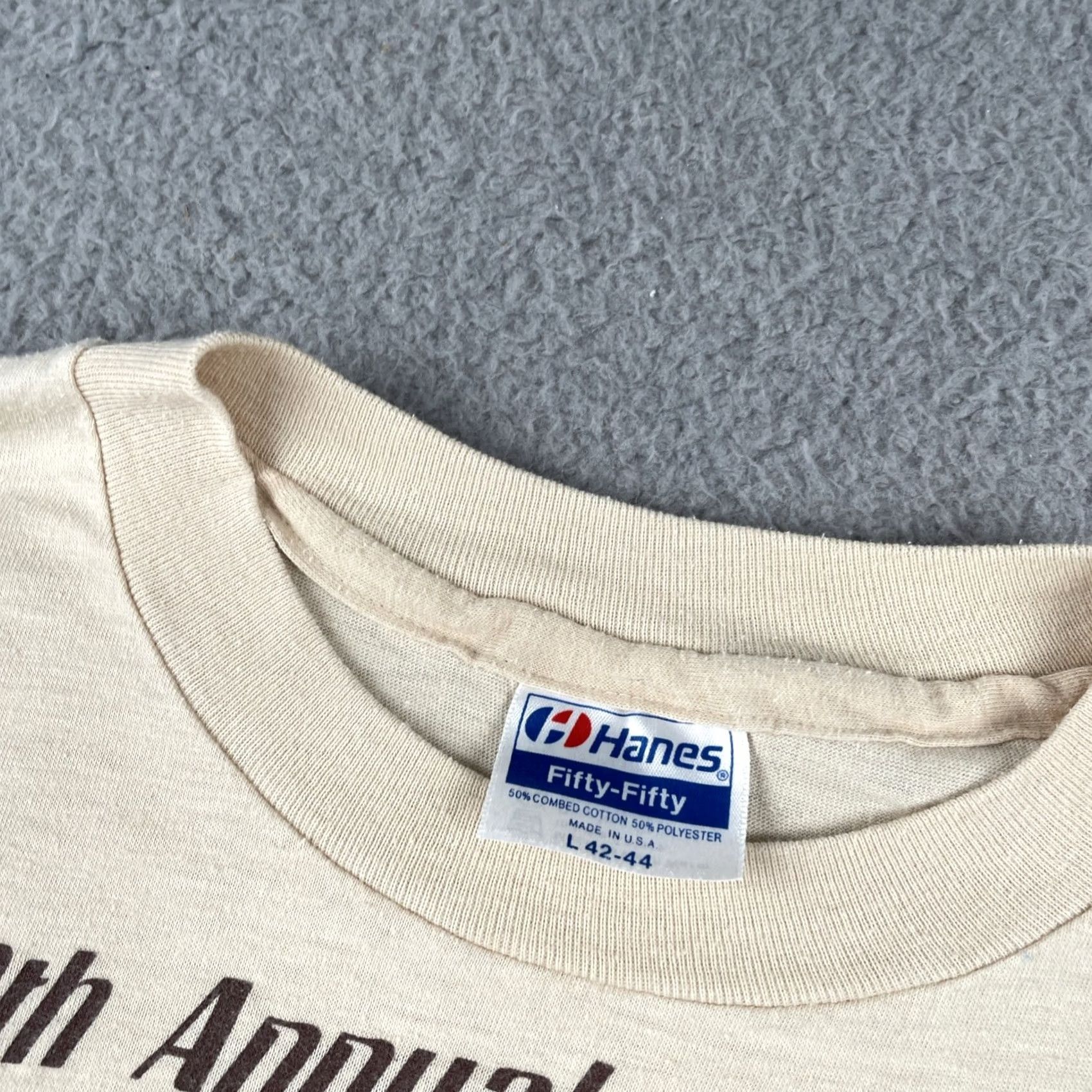 Hanes VINTAGE Hanes T-Shirt Mens L USA 80s Runner Fort Lauderdale Florida Beige Crew Neck Short Sleeve Man Size US L / EU 52-54 / 3 - 4 Thumbnail