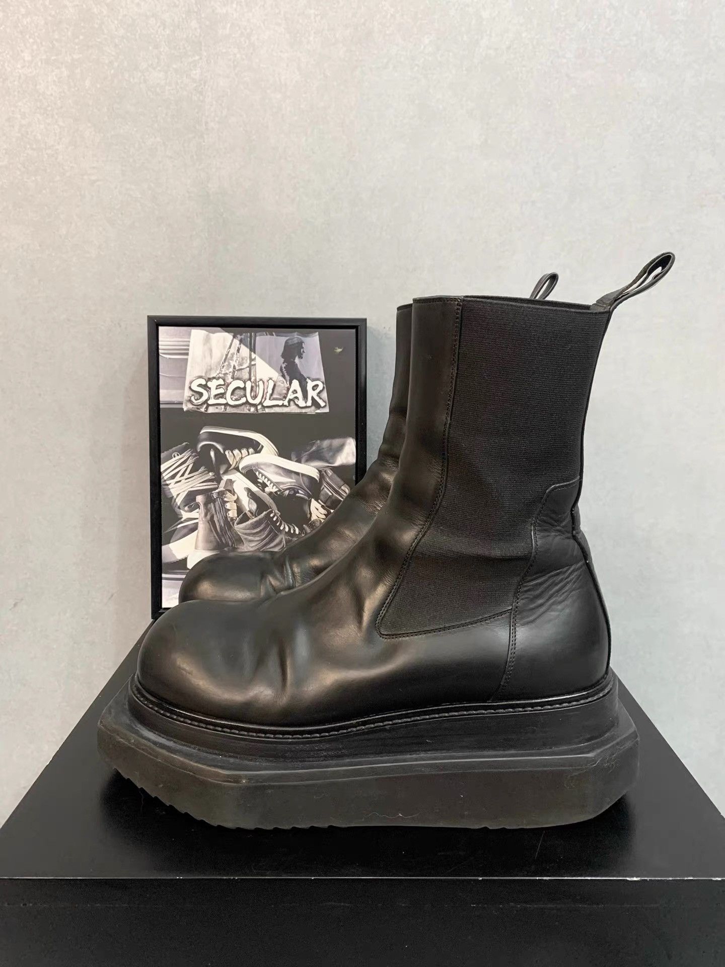 Rick Owens Rick Owens Runway Coffin Sole Chelsea Boots K34 Size US 9 / EU 42 - 2 Thumbnail