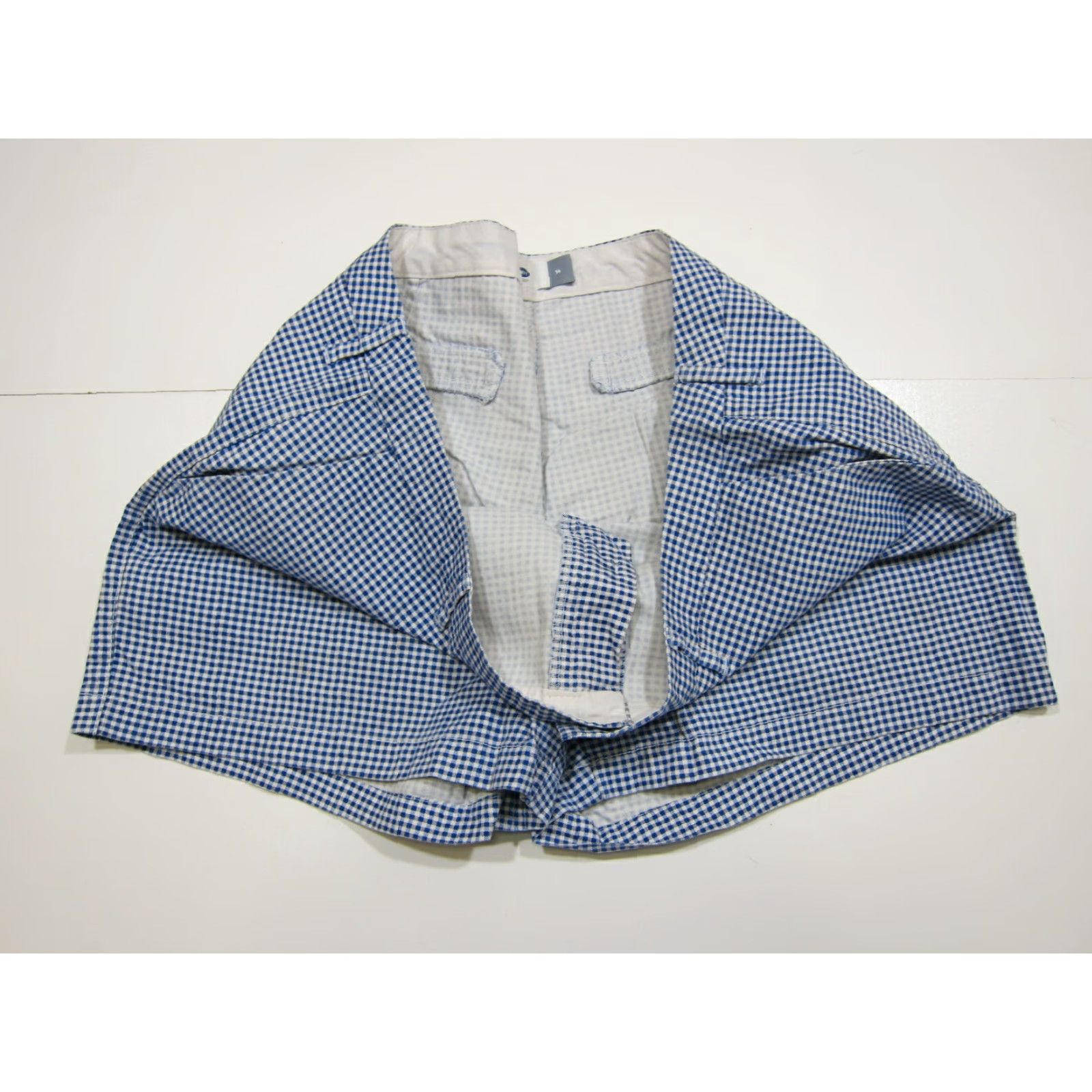 Old Navy Old Navy 100% Cotton Blue White Plaid Flat Front Chino Shorts Women Size 14 Size 26" / US 2 / IT 38 - 4 Thumbnail