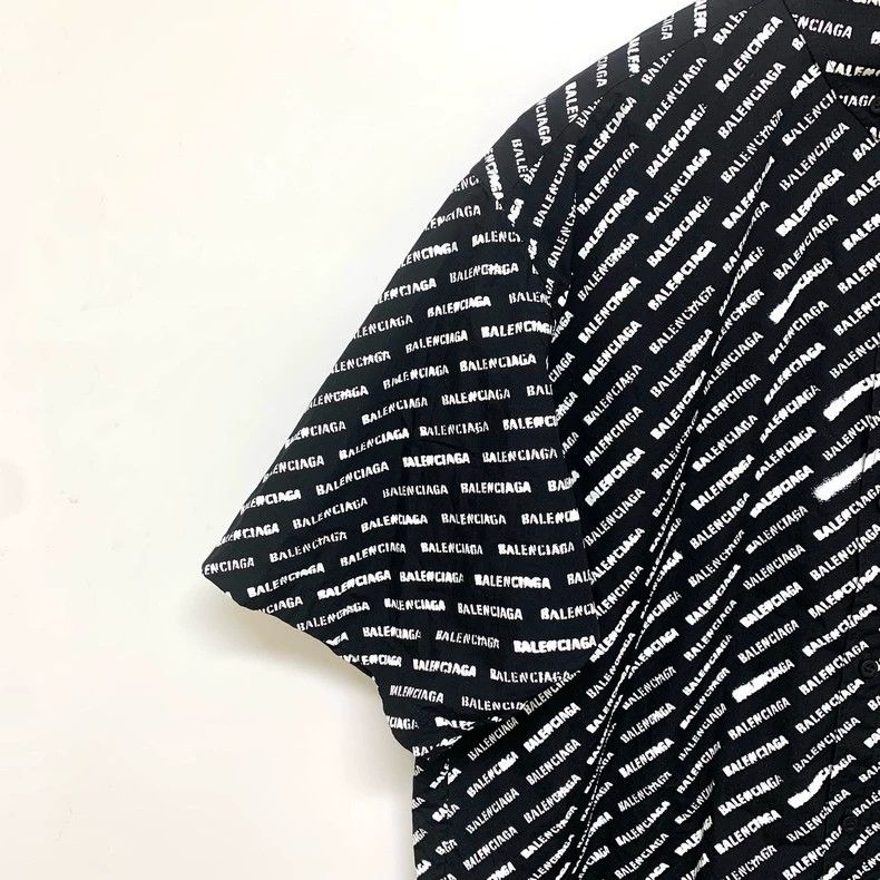 Balenciaga Balenciaga size 37 Full Print Short Sleeve Shirt Size US XS / EU 42 / 0 - 5 Thumbnail