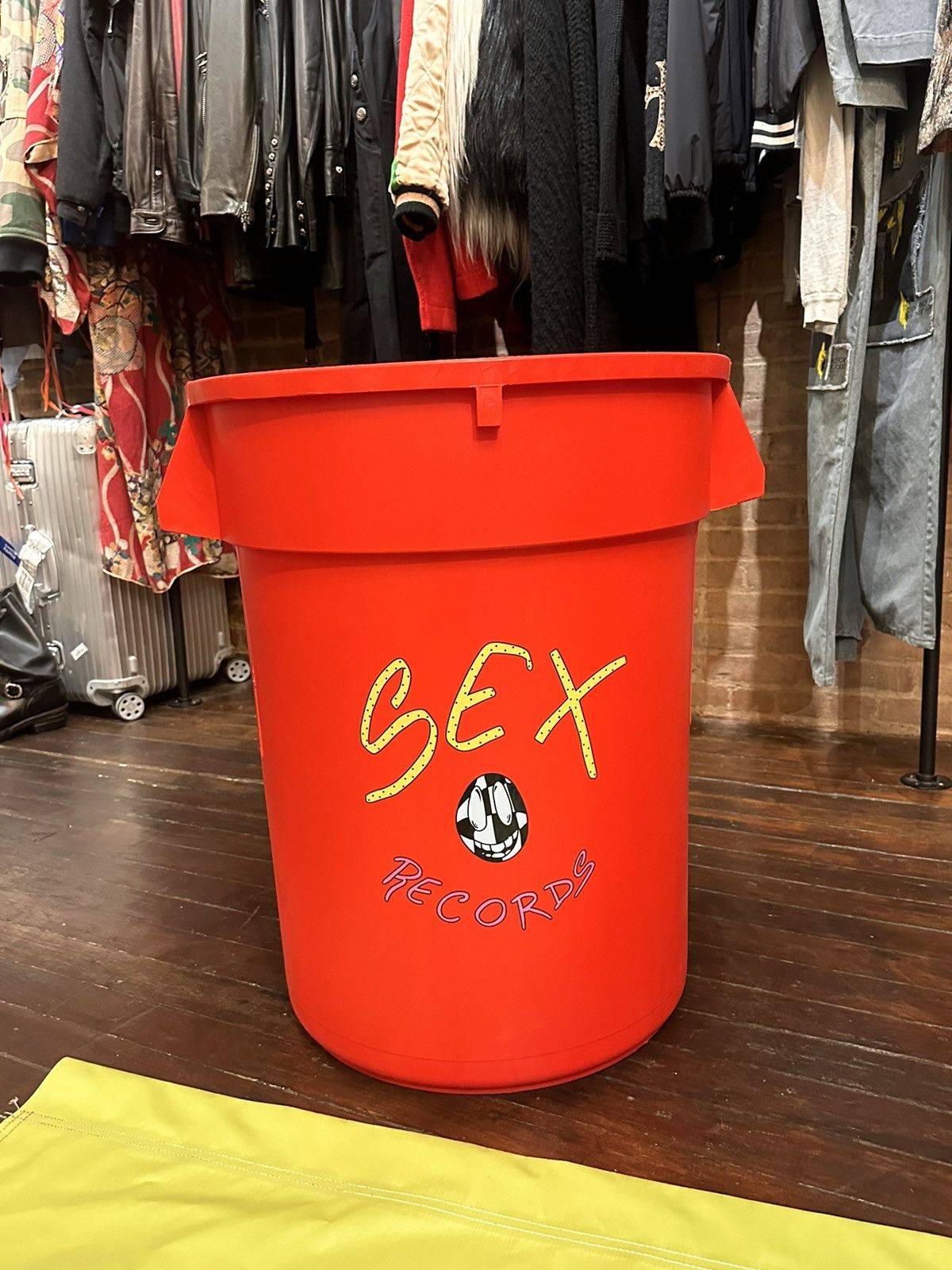 Chrome Hearts × Matty Boy CHROME HEARTS SEX RECORDS MATTY BOY GARBAGE CAN Size ONE SIZE - 1 Thumbnail
