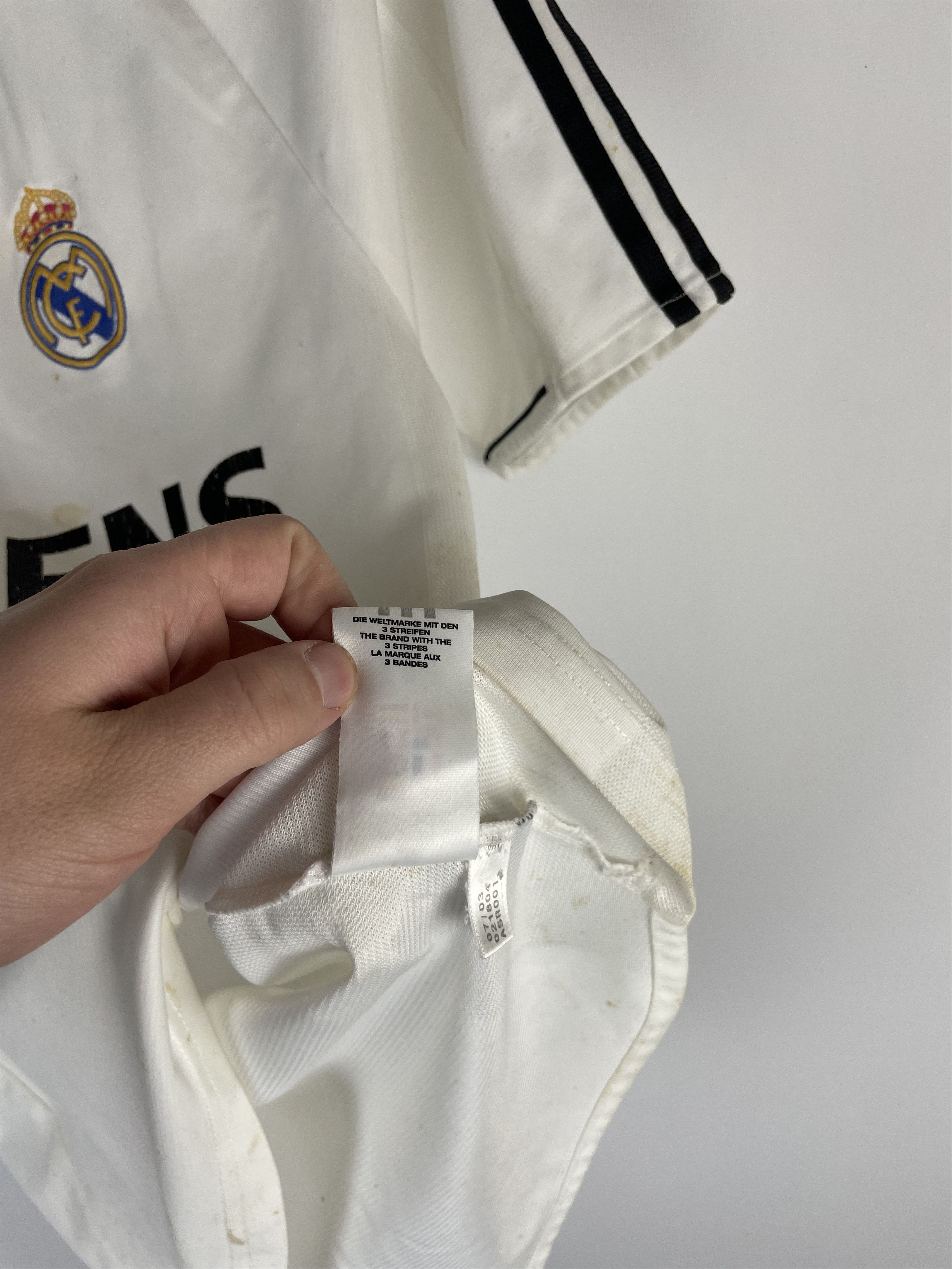 Adidas × Vintage Adidas Real Madrid 2003-2004 home jersey Size US S / EU 44-46 / 1 - 10 Thumbnail