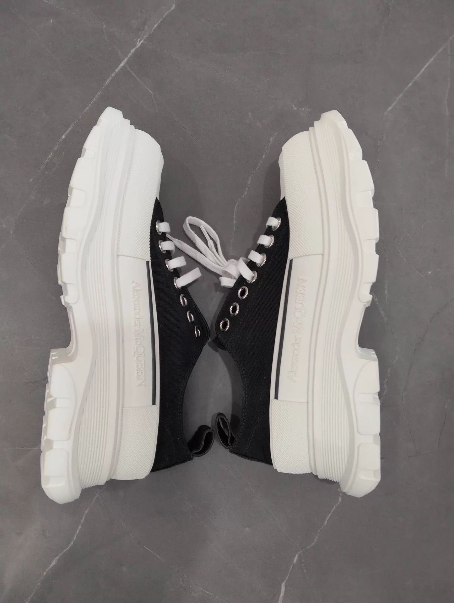 Alexander McQueen Alexander McQueen Tread Slick Canvas Ankle 40.5 Size US 7.5 / EU 40-41 - 3 Thumbnail