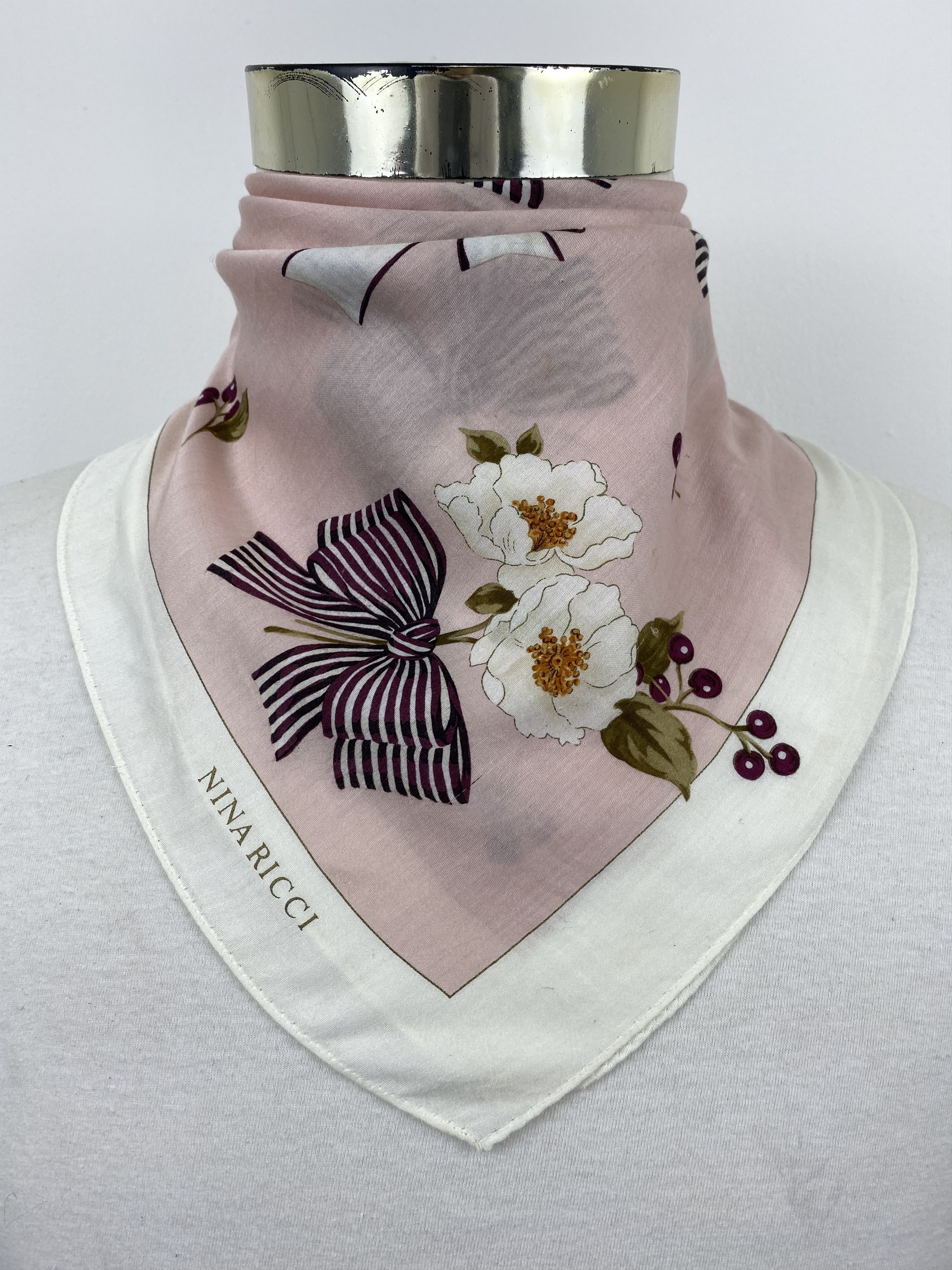 Nina Ricci Nina Ricci Handkerchief / Bandana / Neckerchief HKC0736 Size ONE SIZE - 1 Thumbnail