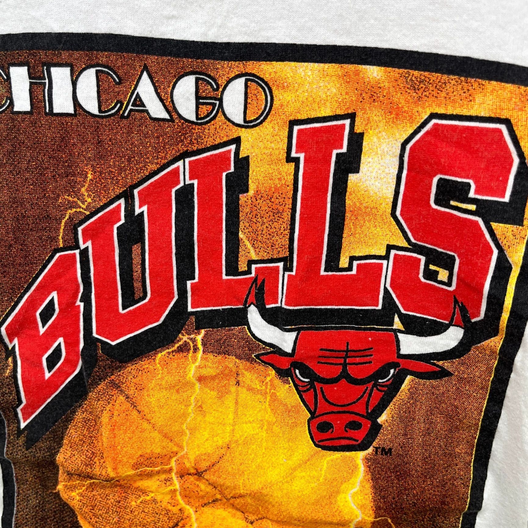 Starter VINTAGE Chicago Bulls Starter T-Shirt Large 1991 90s White Mens Shirt) Size US L / EU 52-54 / 3 - 7 Thumbnail