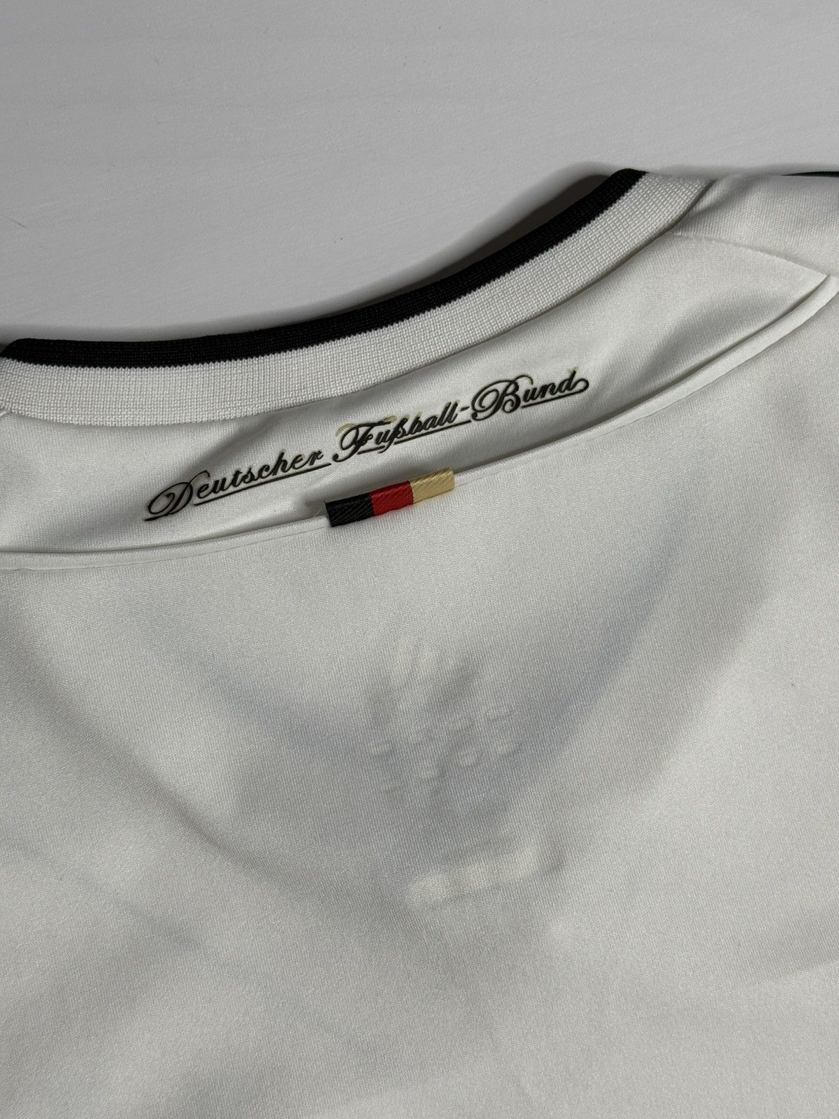 Adidas VINTAGE Y2K Adidas Germany Kit "White" [ M ] PREOWNED Size US M / EU 48-50 / 2 - 5 Thumbnail