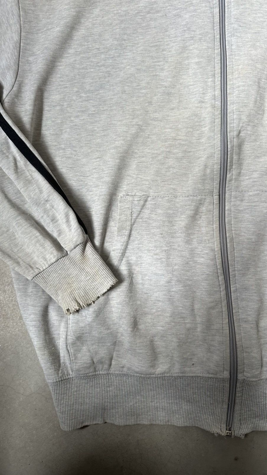 Adidas VINTAGE ADIDAS ORIGINALS HOODIE DISTRESSED Size US XL / EU 56 / 4 - 6 Thumbnail