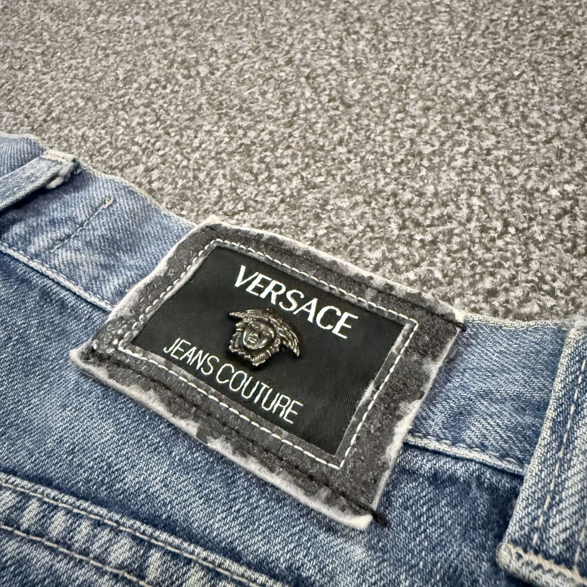Versace Jeans Couture Vintage 90s Baggy Fit Versace Heavy Fade Denim Made in Italy Size US 34 / EU 50 - 9 Thumbnail