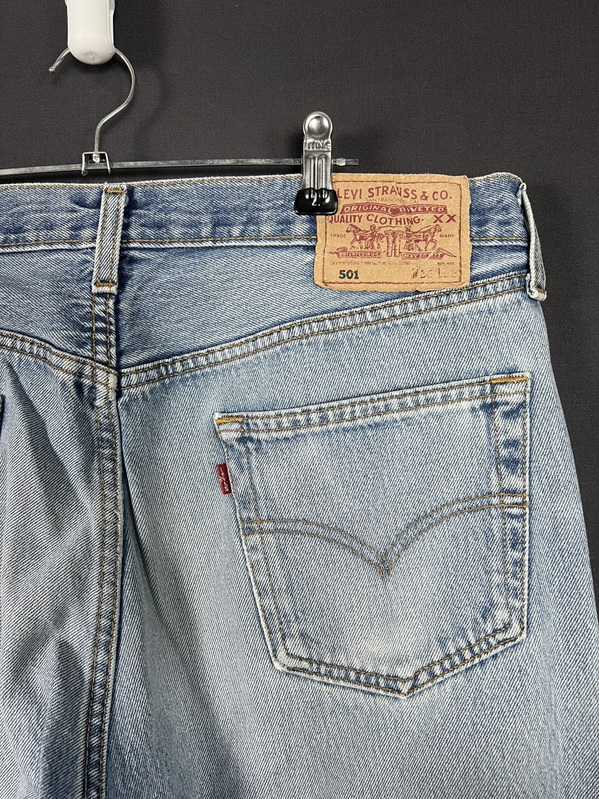 Levi's Vintage Levi’s 501 made in UK Men’s jeans Size US 36 / EU 52 - 2 Thumbnail