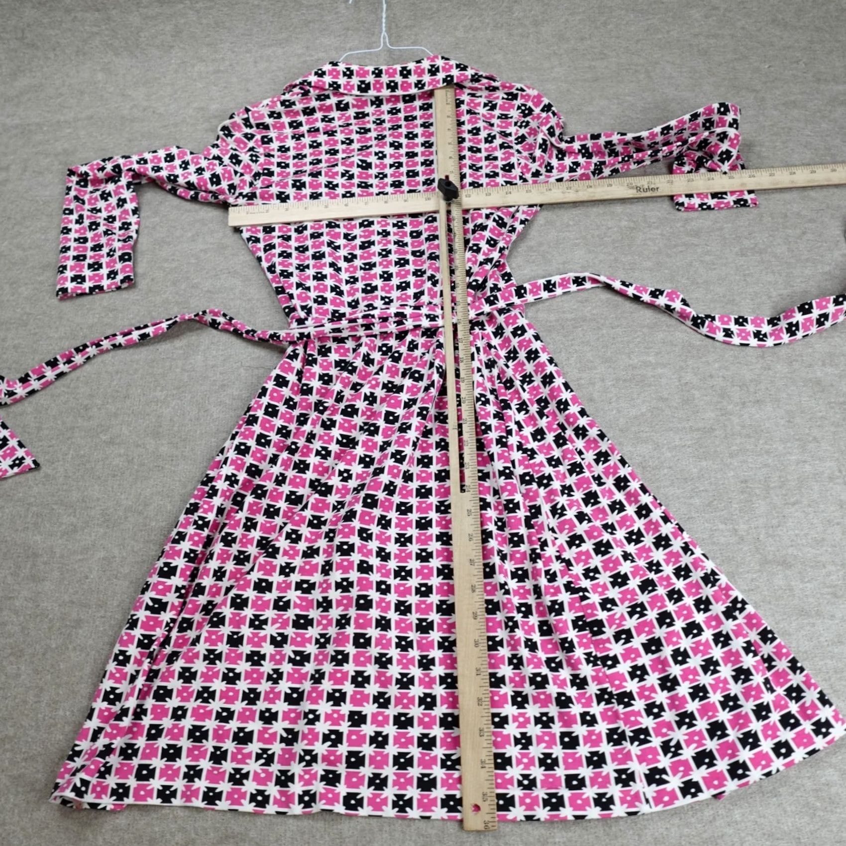 Diane von Furstenberg Diane von Furstenberg Dress Wrap Jersey Pink White Cotton Silk 6 Knee Length V-Neck Long Sleeve Geometric Pattern Womens Girls Mens 2020s? Size M / US 6-8 / IT 42-44 - 4 Thumbnail