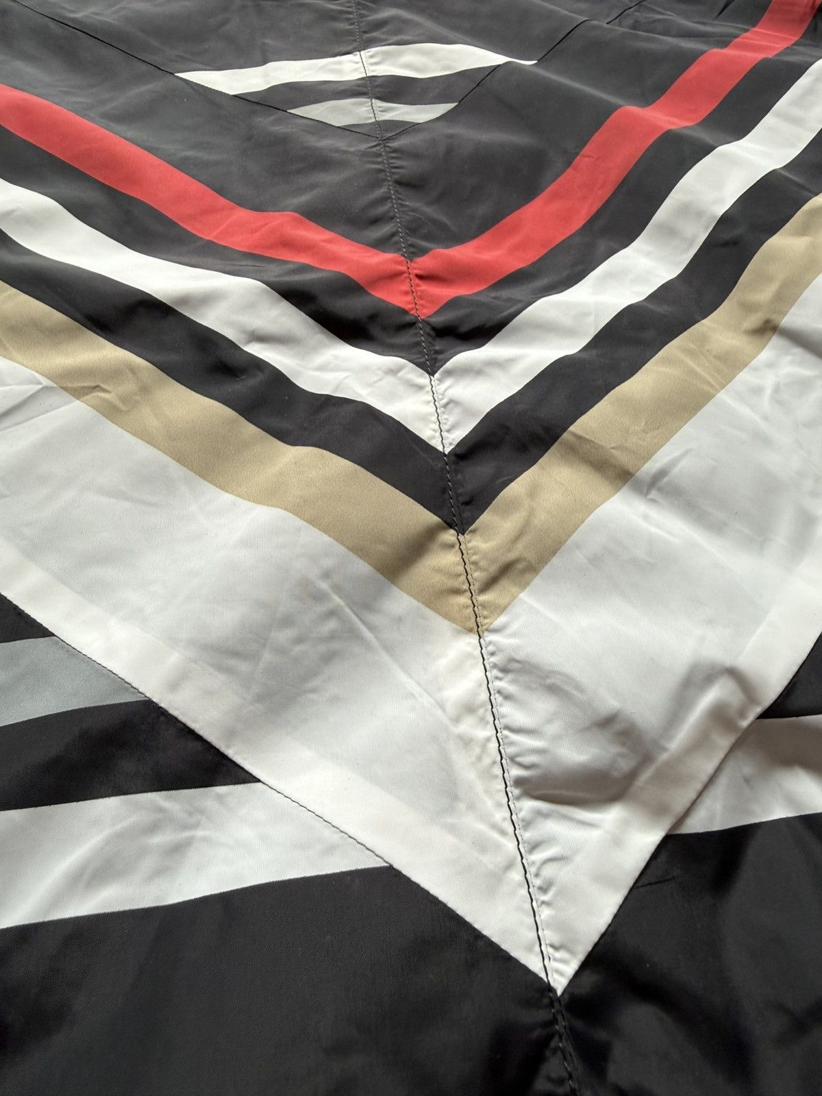 Givenchy Givenchy FW14 Chevron Print Nylon Hooded Parka Jacket Large Size US L / EU 52-54 / 3 - 5 Thumbnail