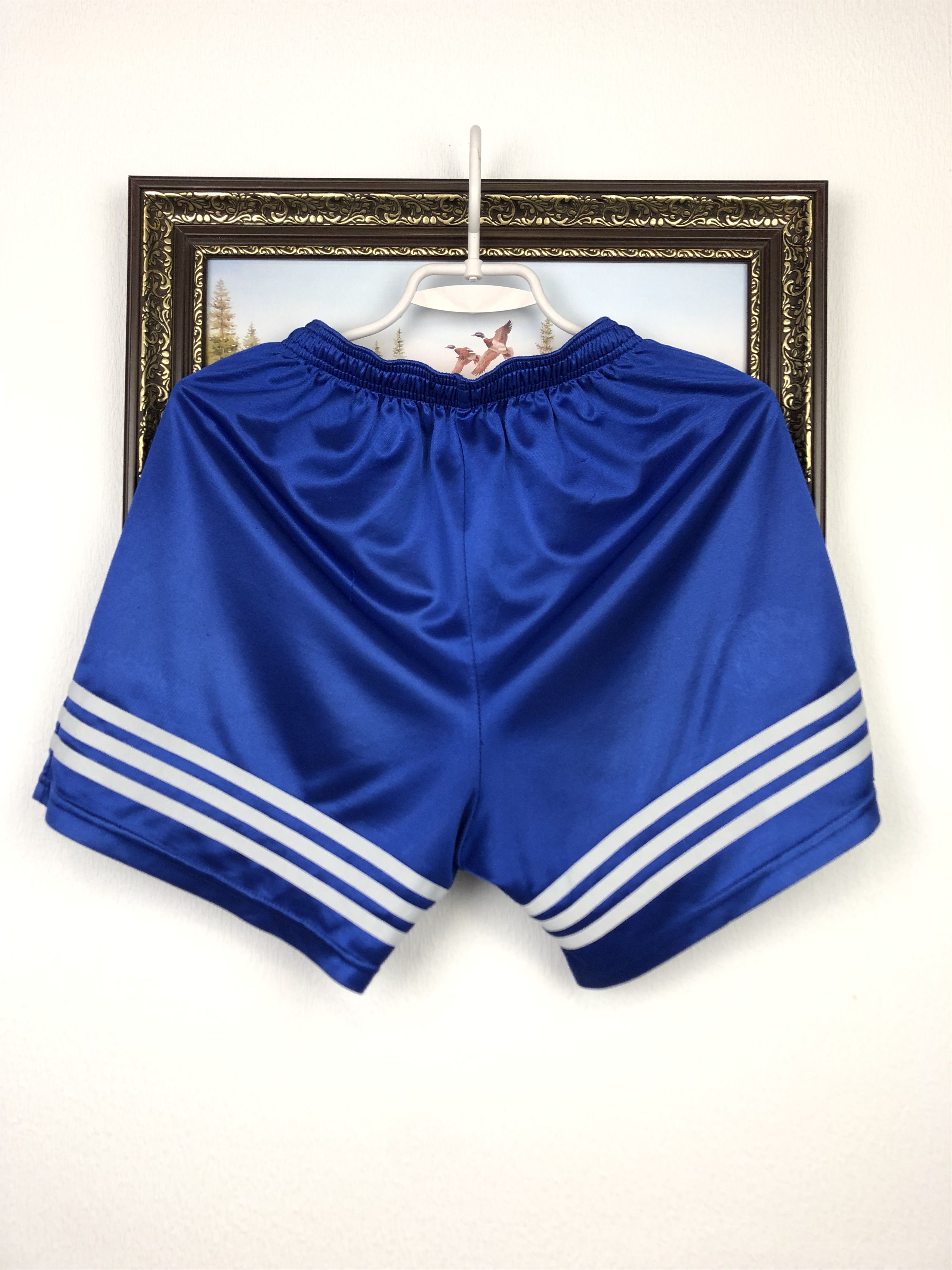 Adidas Vintage Adidas Bayern Munich Football Shorts Soccer Size S Size US 28 / EU 44 - 11 Thumbnail