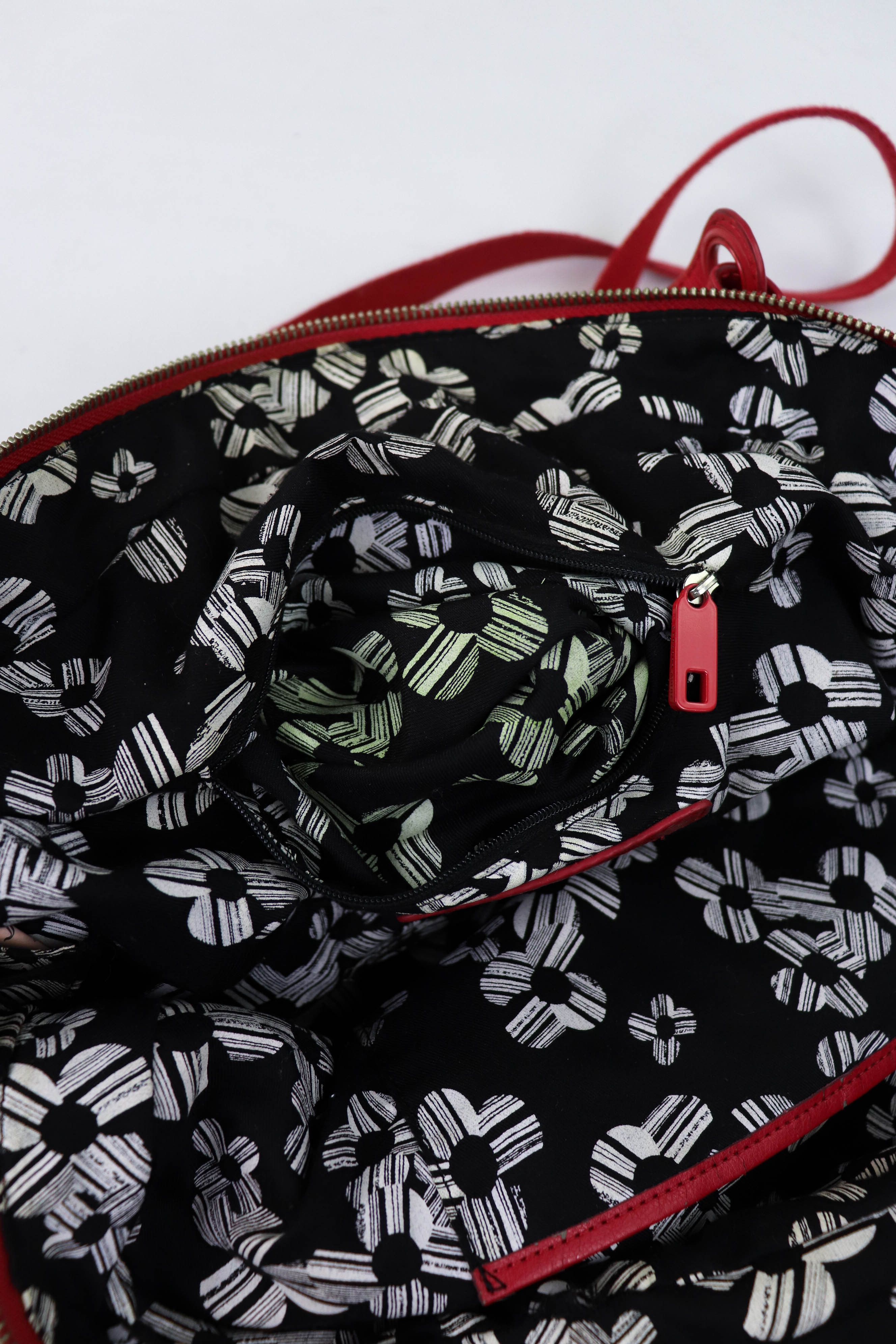 Juicy Couture Y2K 00s Vintage Juicy Couture Black/Red Crossbody Bag Size ONE SIZE - 23 Thumbnail