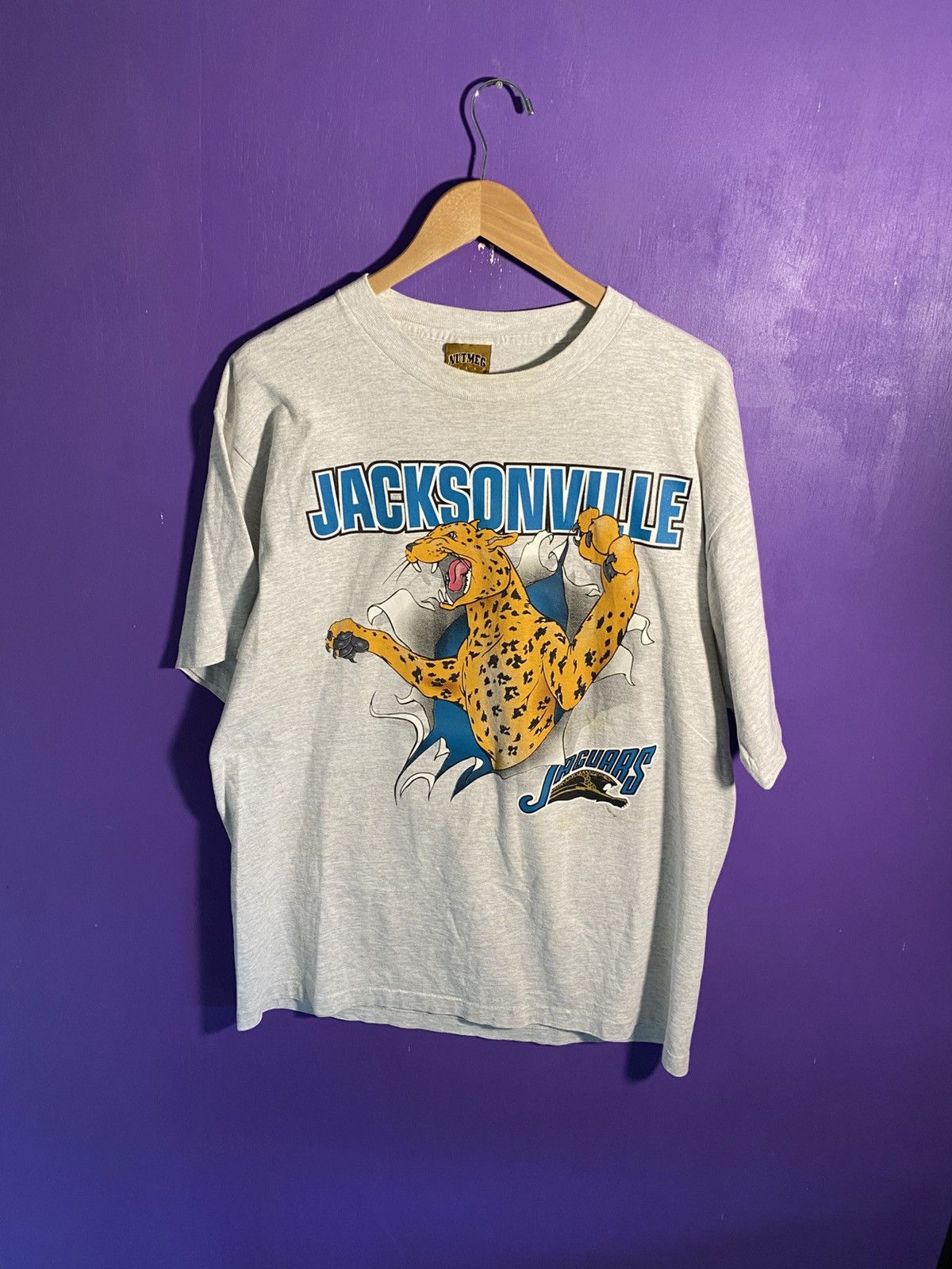 Nutmeg Vintage 90s Nutmeg Jacksonville jaguars breakthrough t-shirt Size US XL / EU 56 / 4 - 1 Thumbnail