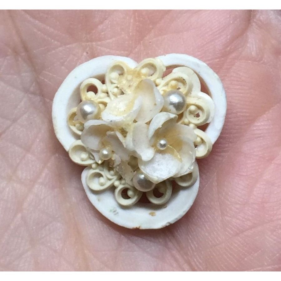 Other Vintage Women's Clip-On White Flower and Faux Pearl Earrings Size ONE SIZE - 3 Thumbnail