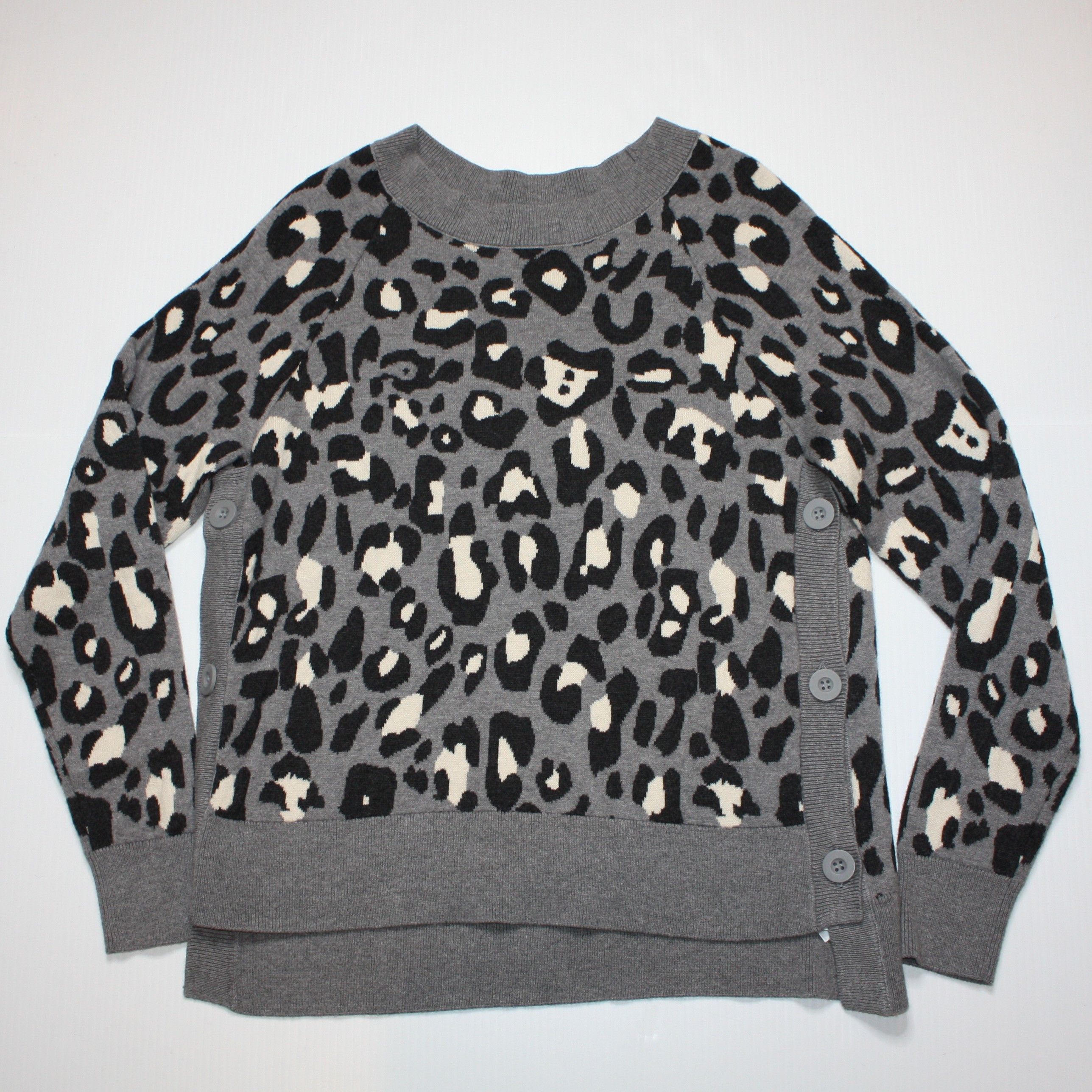 Other Stella & Dot The Side Button Sweater in Gray Leopard Print Size M / US 6-8 / IT 42-44 - 5 Thumbnail