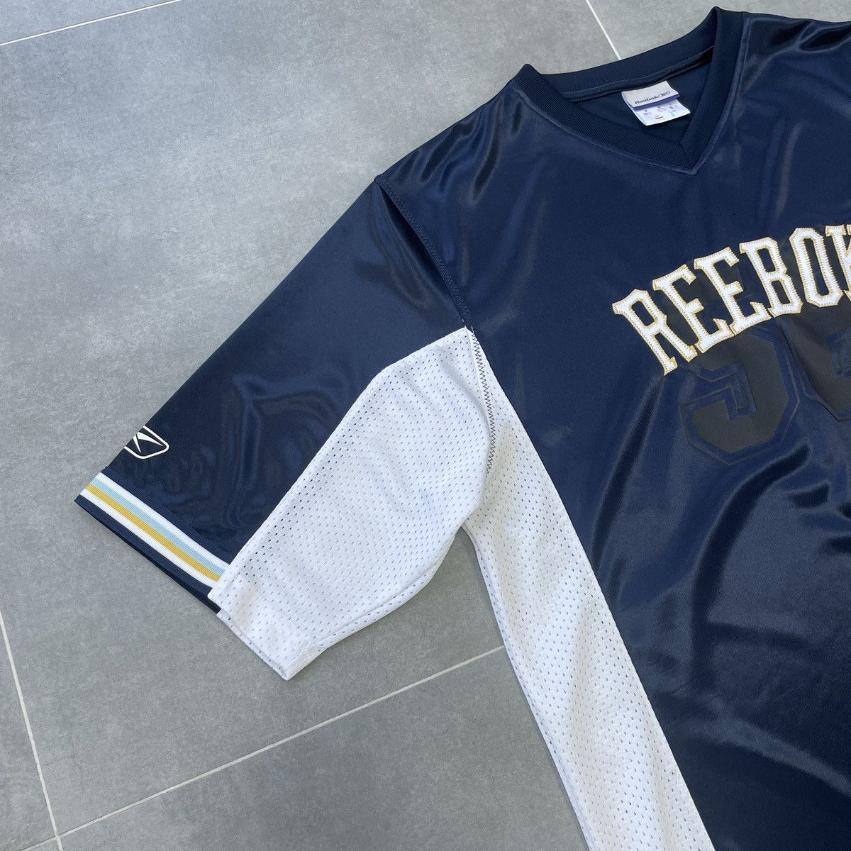 Reebok × Vintage Vintage Reebok Embroidered Logo T-Shirt Size M Size US M / EU 48-50 / 2 - 4 Thumbnail