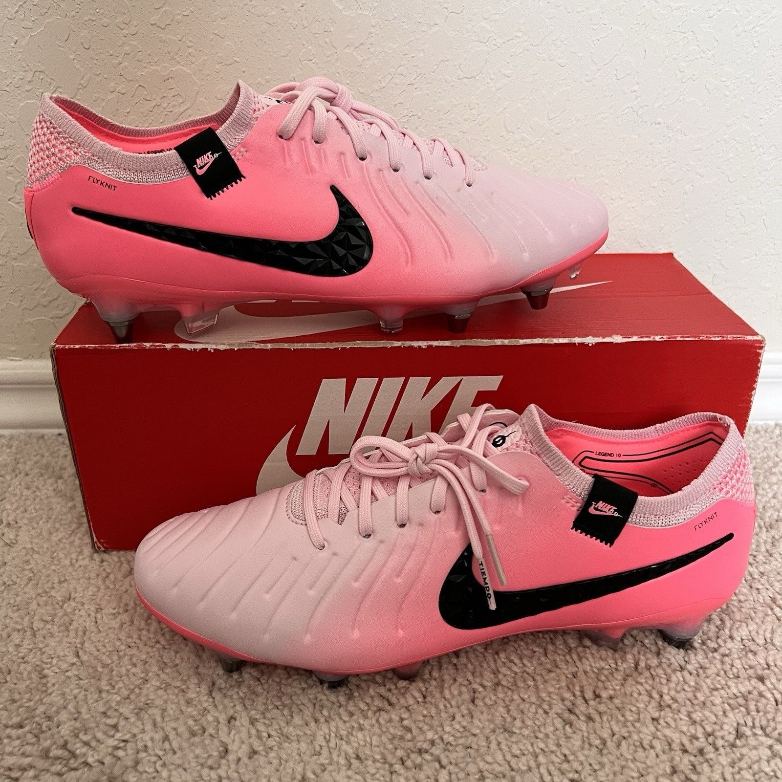Nike Nike Legend 10 Elite SG Pro ACC Size 7 Pink Cleats New Size US 7 / EU 40 - 1 Thumbnail
