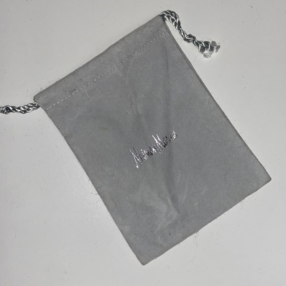 Neiman Marcus Neiman Marcus l Velvet Drawstring Jewelry Bag Size ONE SIZE - 1 Thumbnail