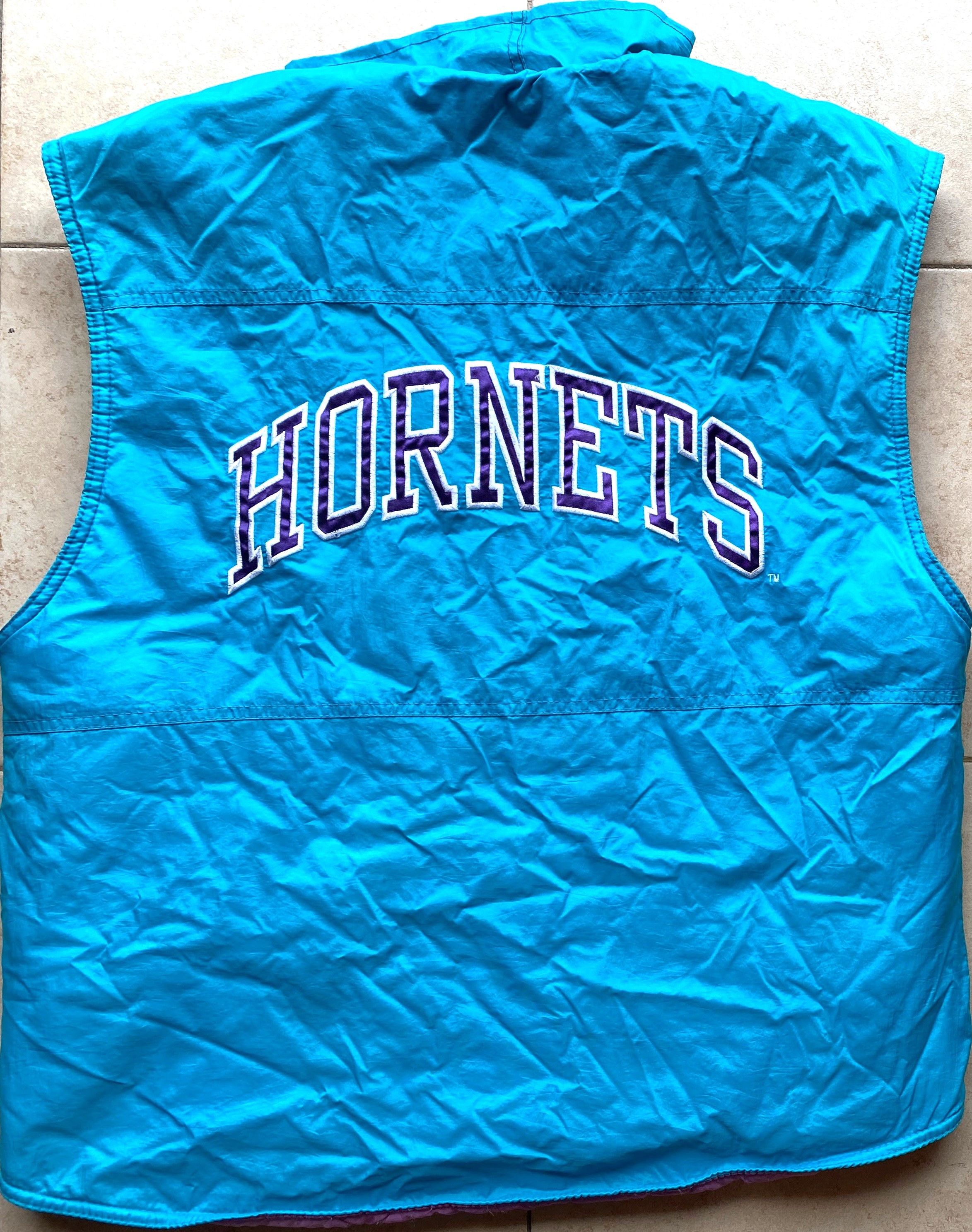 Starter Charlotte Hornets 90s STARTER Vest puffer L teal NBA vintage Size US L / EU 52-54 / 3 - 3 Thumbnail