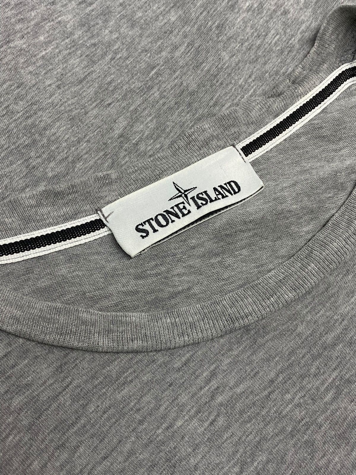 Stone Island 🔥 STONE ISLAND GREY BACK LOGO TEE Size US S / EU 44-46 / 1 - 8 Thumbnail