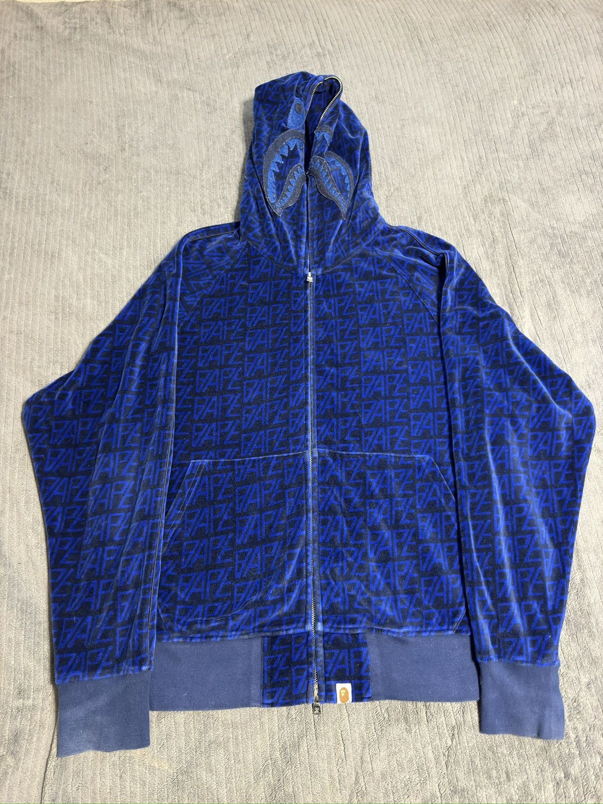 Bape BAPE Logo Monogram Velour Shark Full Zip Hoodie Navy Size L Size US L / EU 52-54 / 3 - 1 Thumbnail