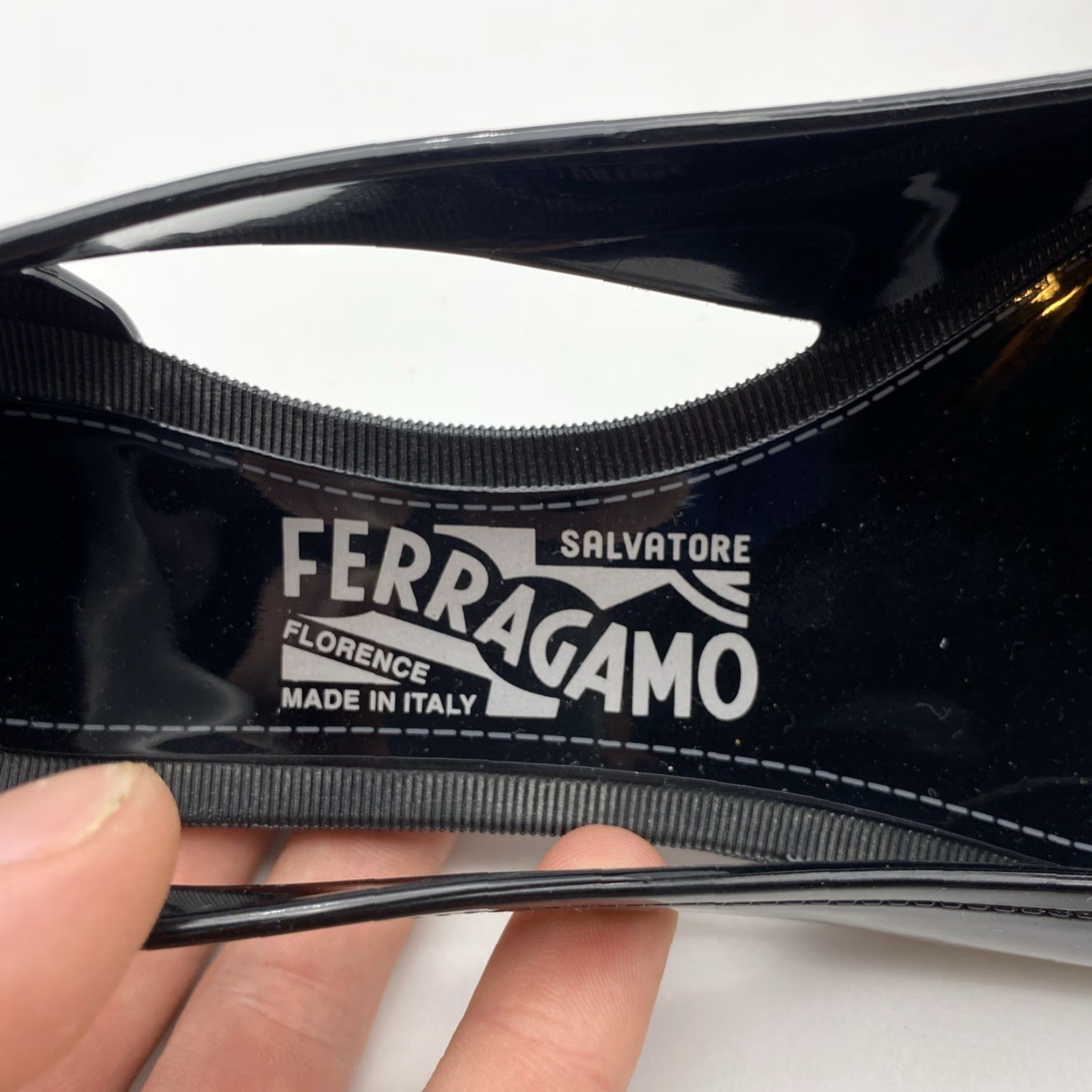 Salvatore Ferragamo VINTAGE Salvatore Ferragamo Vara Flat Shoes Women Size 9 Black Patent Jelly Bow Casual Size US 9 / IT 39 - 4 Thumbnail