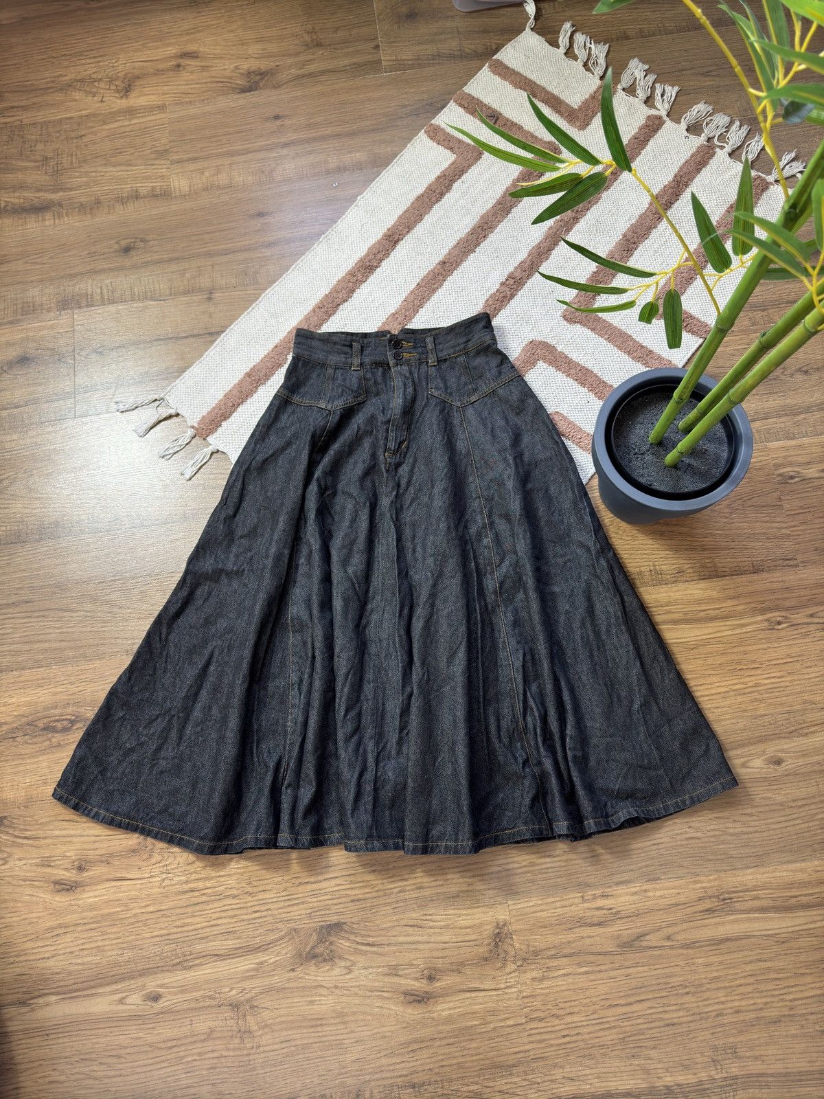 Japanese Brand VINTAGE 2000s MAXI WASHED JAPANESE SUN DENIM SKIRT Size 26" / US 2 / IT 38 - 2 Thumbnail