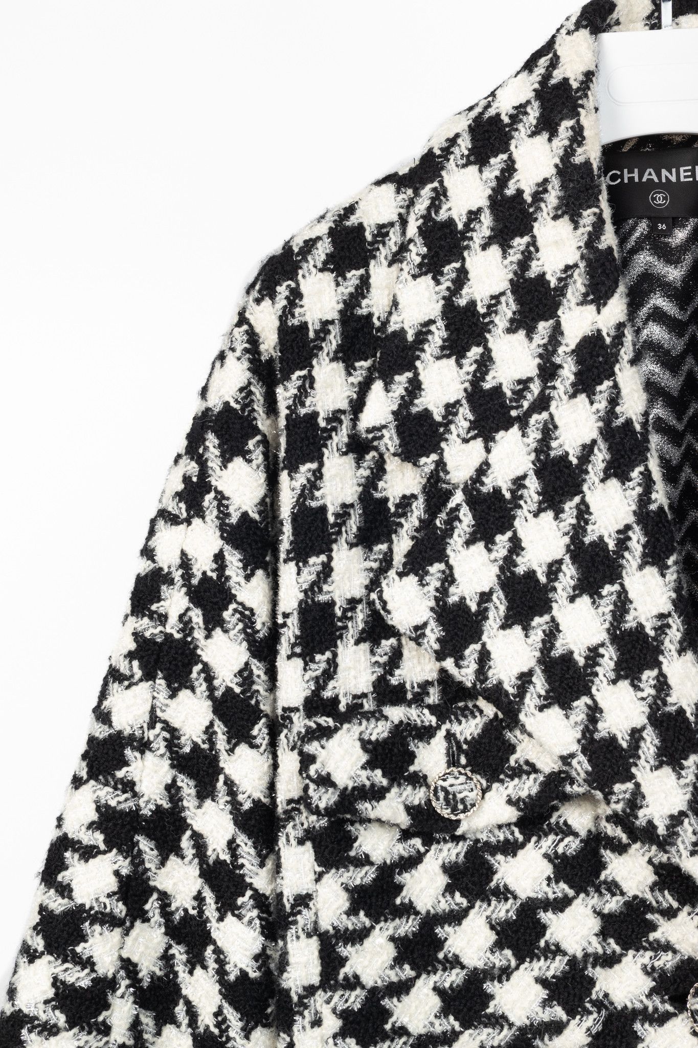 Chanel Chanel AW/19 Runway White/Black Houndstooth Wool-Tweed Coat Size S / US 4 / IT 40 - 5 Thumbnail
