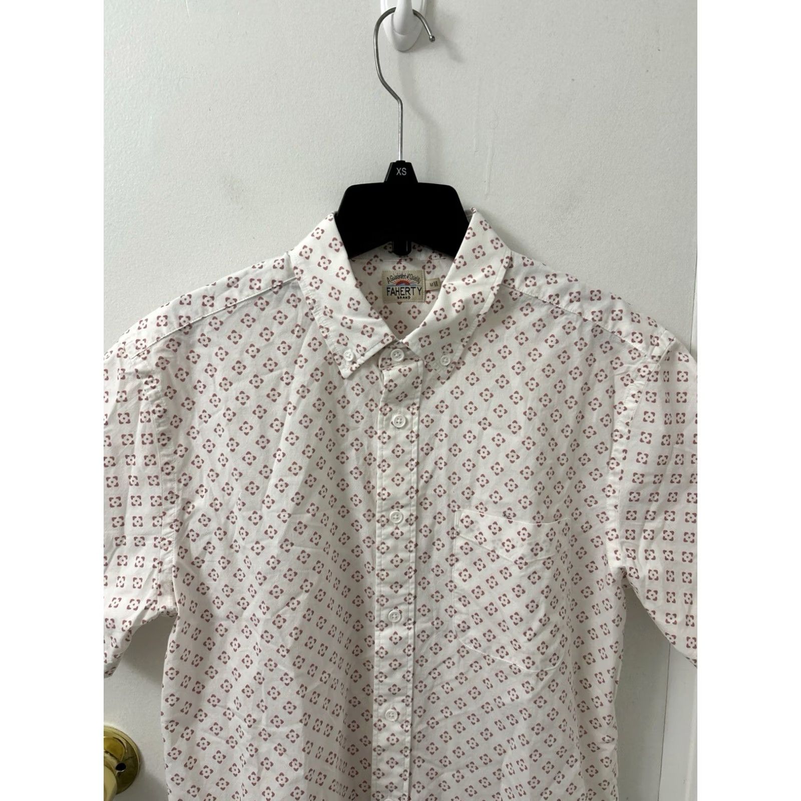 Faherty FAHERTY Shirt Mens Medium White Red Geometric Button Down Pocket Short Sleeve Mens Regular Shirt Size US M / EU 48-50 / 2 - 2 Thumbnail