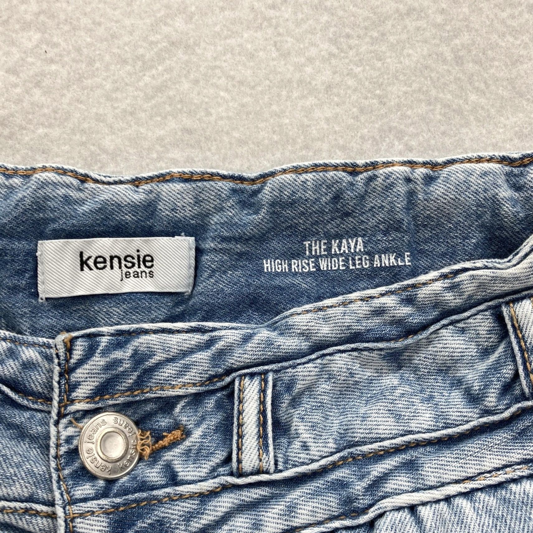Vintage Kensie Jeans The Kaya High Rise Wide Leg Ankle Womens 4 27 Light Wash Cropped Light Wash Denim Cropped Wide-Leg Jeans 4/27 Womens Size 27" / US 4 / IT 40 - 4 Thumbnail
