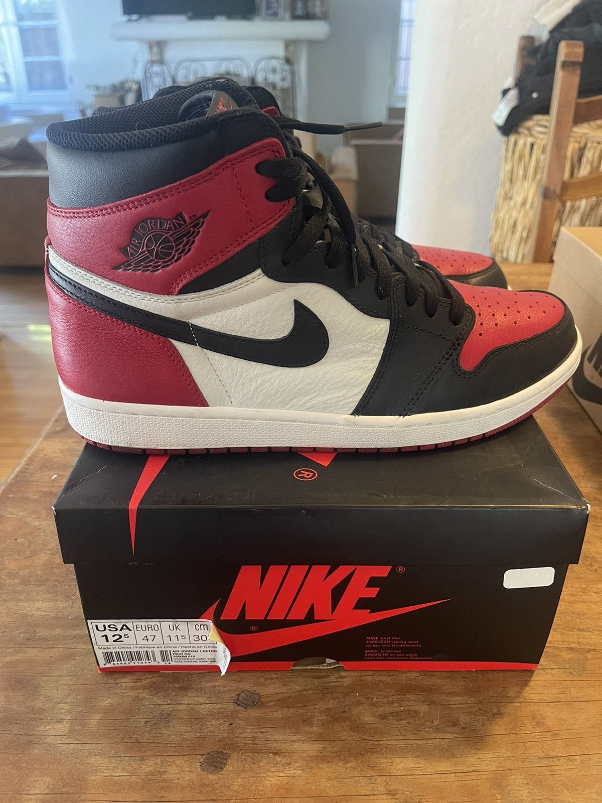 Jordan Brand Jordan 1 High Top Bred Toe Size US 12.5 / EU 45-46 - 1 Thumbnail