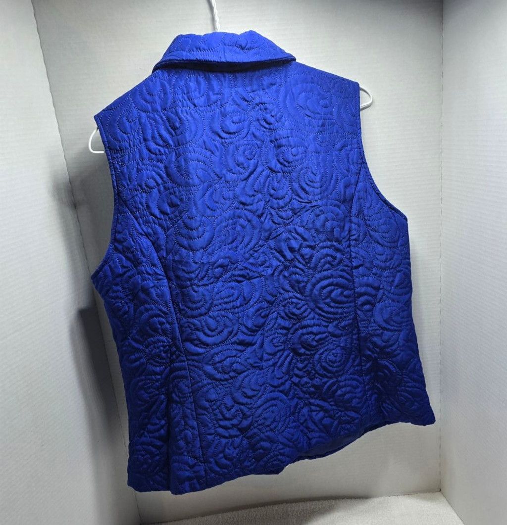 The Unbranded Brand Women's Christopher & Banks Blue Quilted Vest Petite P/L Size S / US 4 / IT 40 - 6 Thumbnail