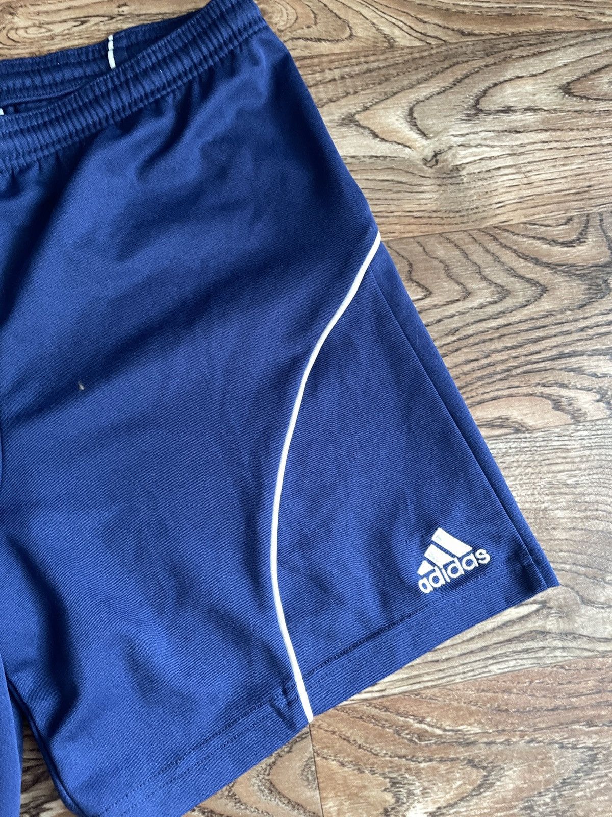 Adidas × Vintage Vintage Adidas shorts streetwear y2k casual style size S Size US 30 / EU 46 - 3 Thumbnail