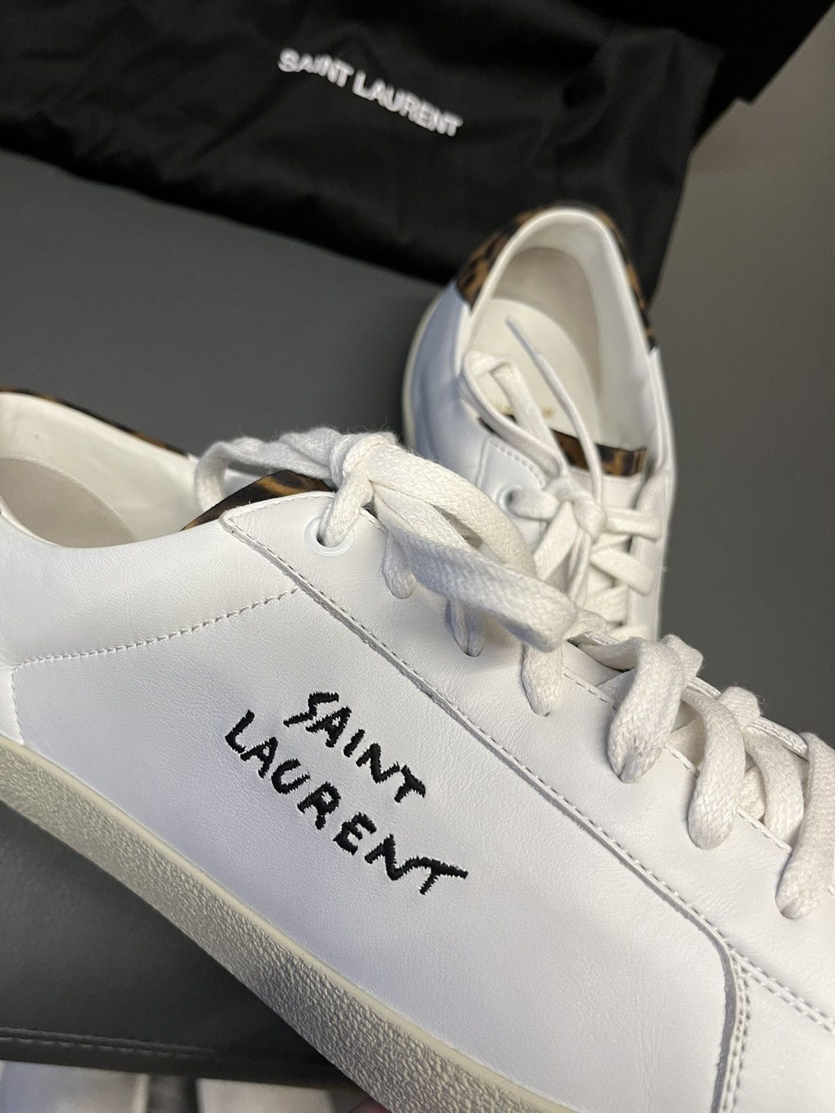 Super Runway Brand New Saint Laurent Logo Moon Plus Sneaker