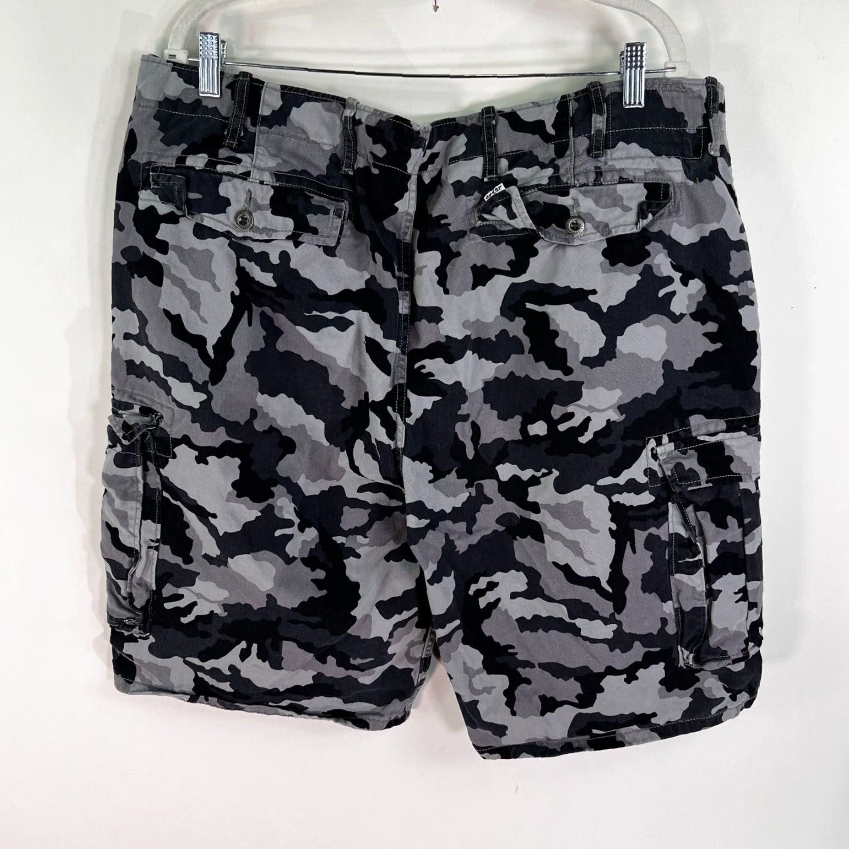 Levi's VINTAGE Levis Camo Cargo Shorts Mens Size 42 Gray Pocket Size US 42 / EU 58 - 4 Thumbnail