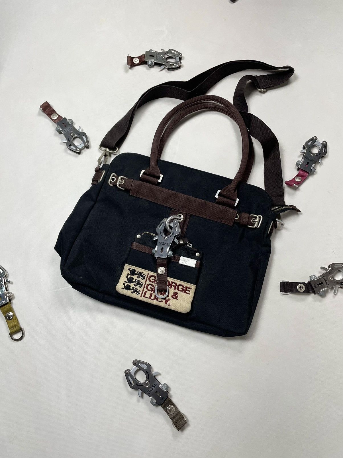 Japanese Brand George Gina & Lucy 👁️ Grace Vintage Black Carabiner Bag GGL Size ONE SIZE - 3 Thumbnail