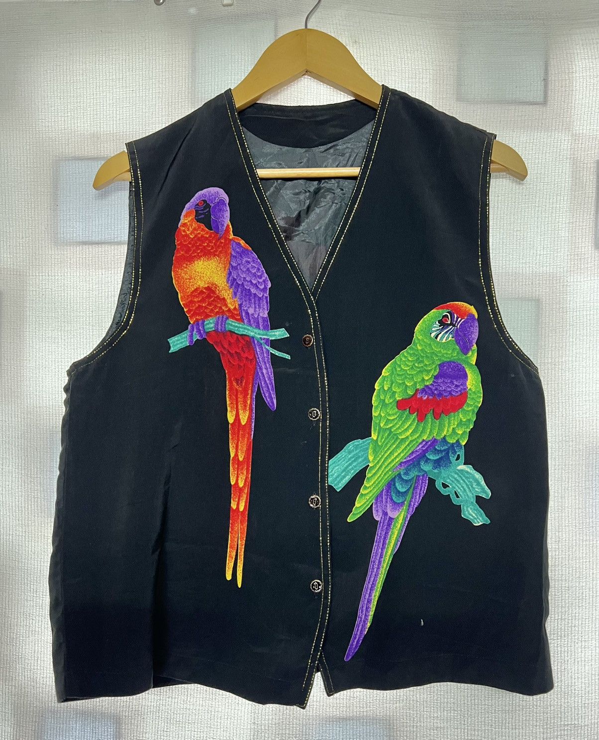 Japanese Brand 🔥HOT DROPS🔥 Vintage Japanese Brands Parrot Vest Nice Art Size US M / EU 48-50 / 2 - 2 Thumbnail