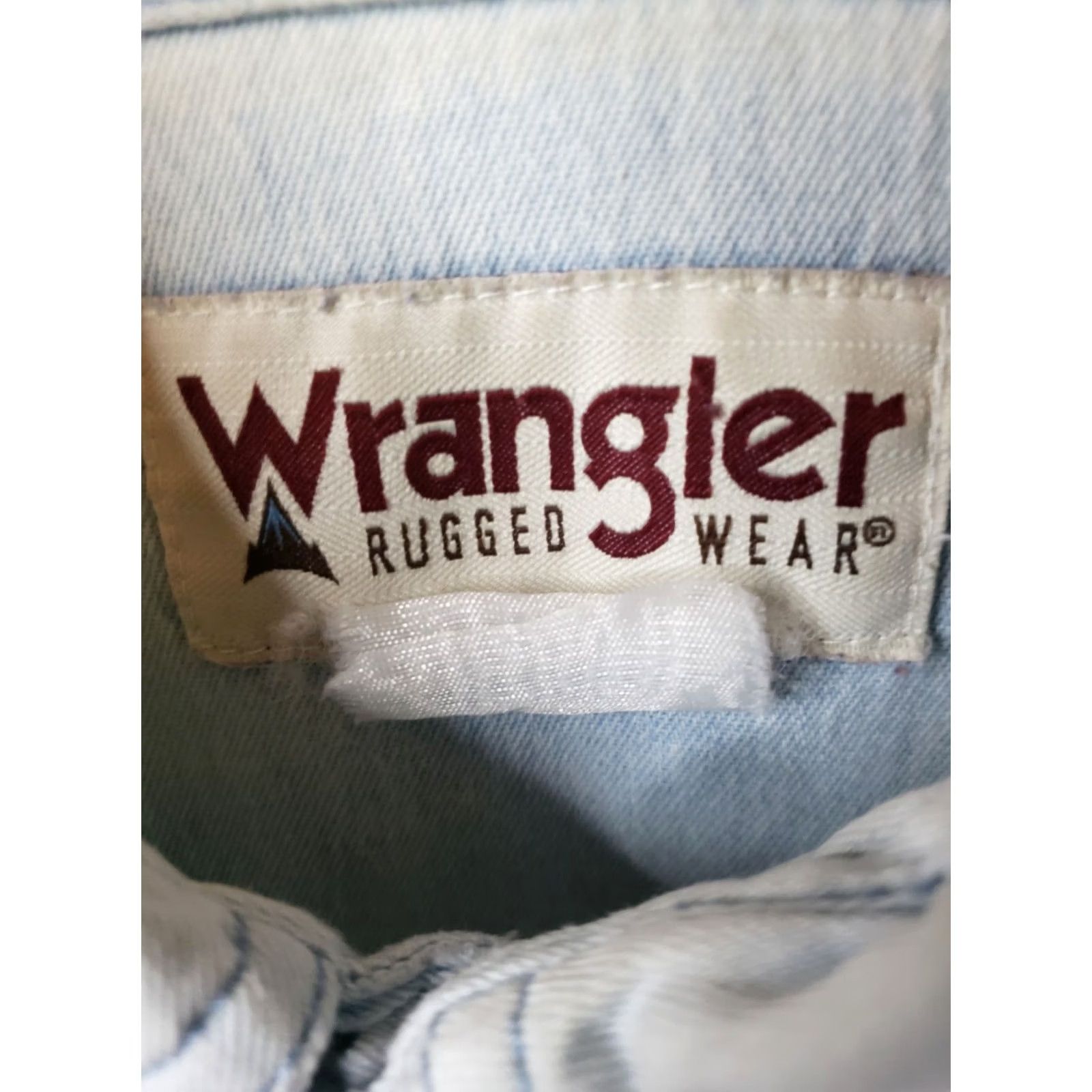 Wrangler Wrangler Rugged Wear Long Sleeve Faded Denim Shirt Button Up Men L Chest 48" Blue Cotton Jeanswear Shirt Button-Down Collared 30" Regular Slim Relaxed Size US L / EU 52-54 / 3 - 6 Thumbnail