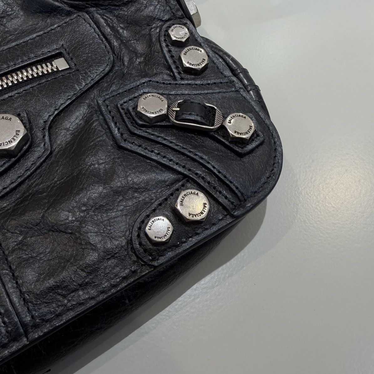Balenciaga Balenciaga Le Cagole Leather Flap Bag Xs 2022 Size ONE SIZE - 11 Thumbnail