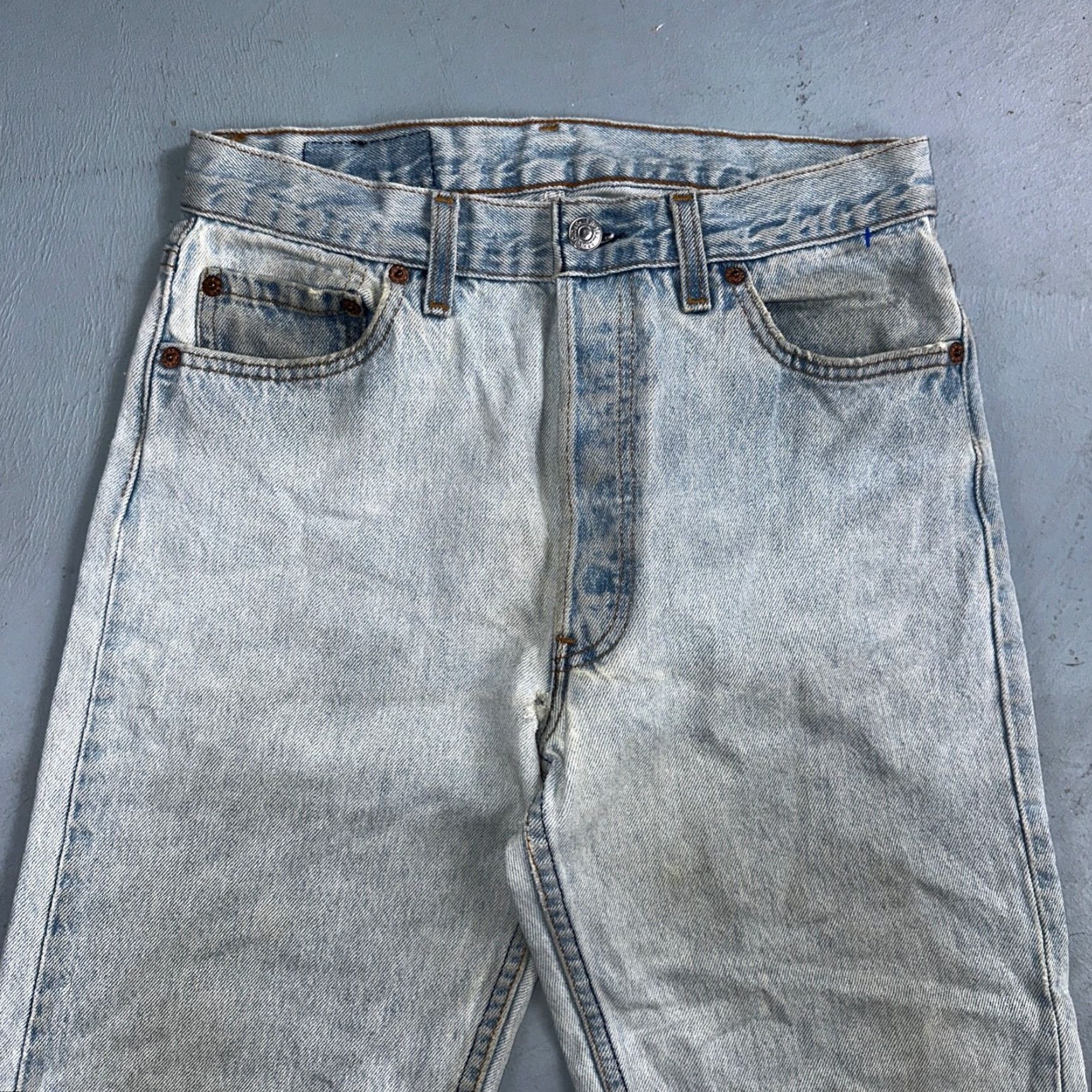 Levi's VINTAGE Levi's 501 Jeans Straight Men 30x34 Blue Light Wash USA 90s Component: Comfort Size US 30 / EU 46 - 2 Thumbnail